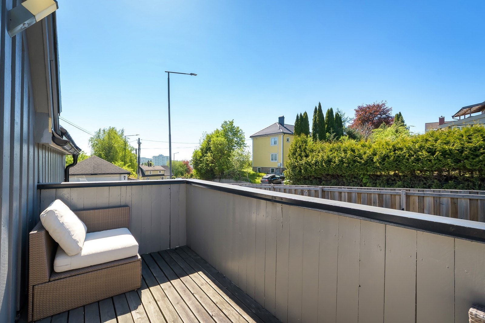 Balkong med sitteplass. Galleribilde