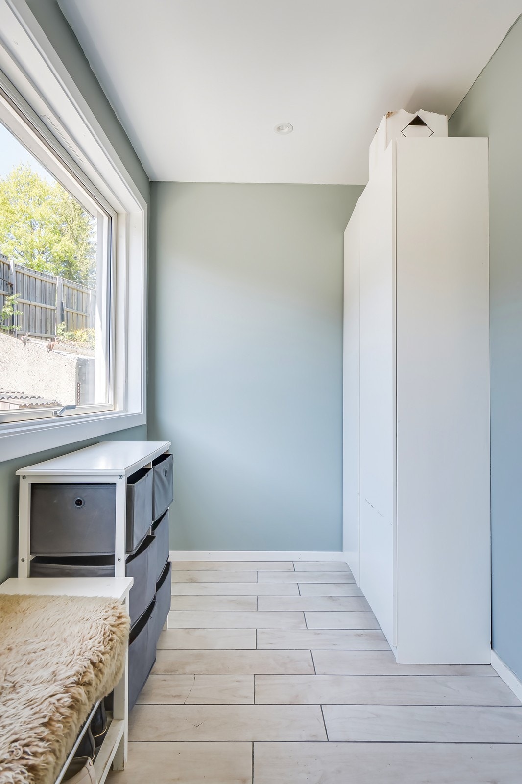 Skap innerst i entré. Galleribilde