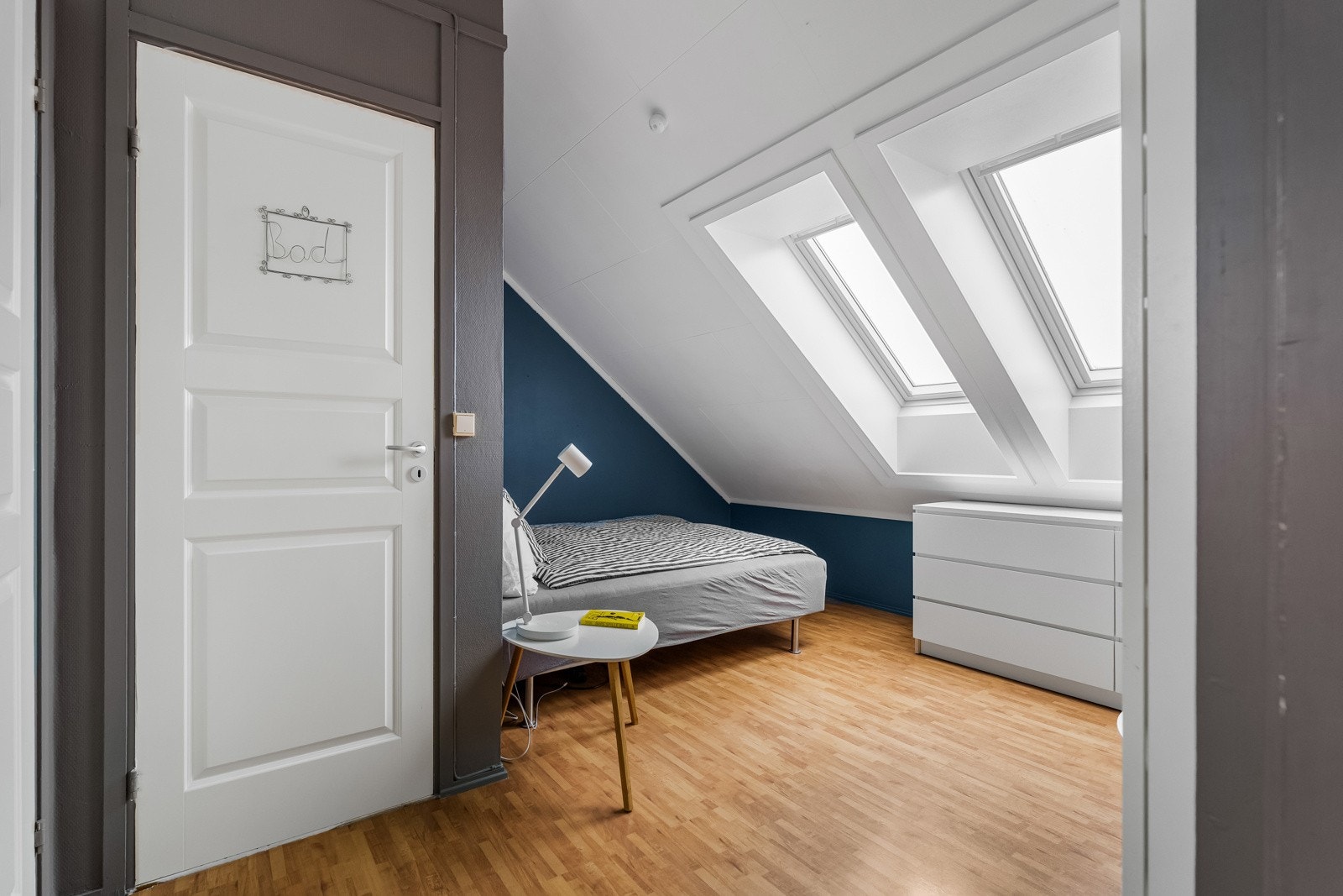 Soverom 3. Fra dette rommeter det inngang til badet som er i 2.etg. Galleribilde