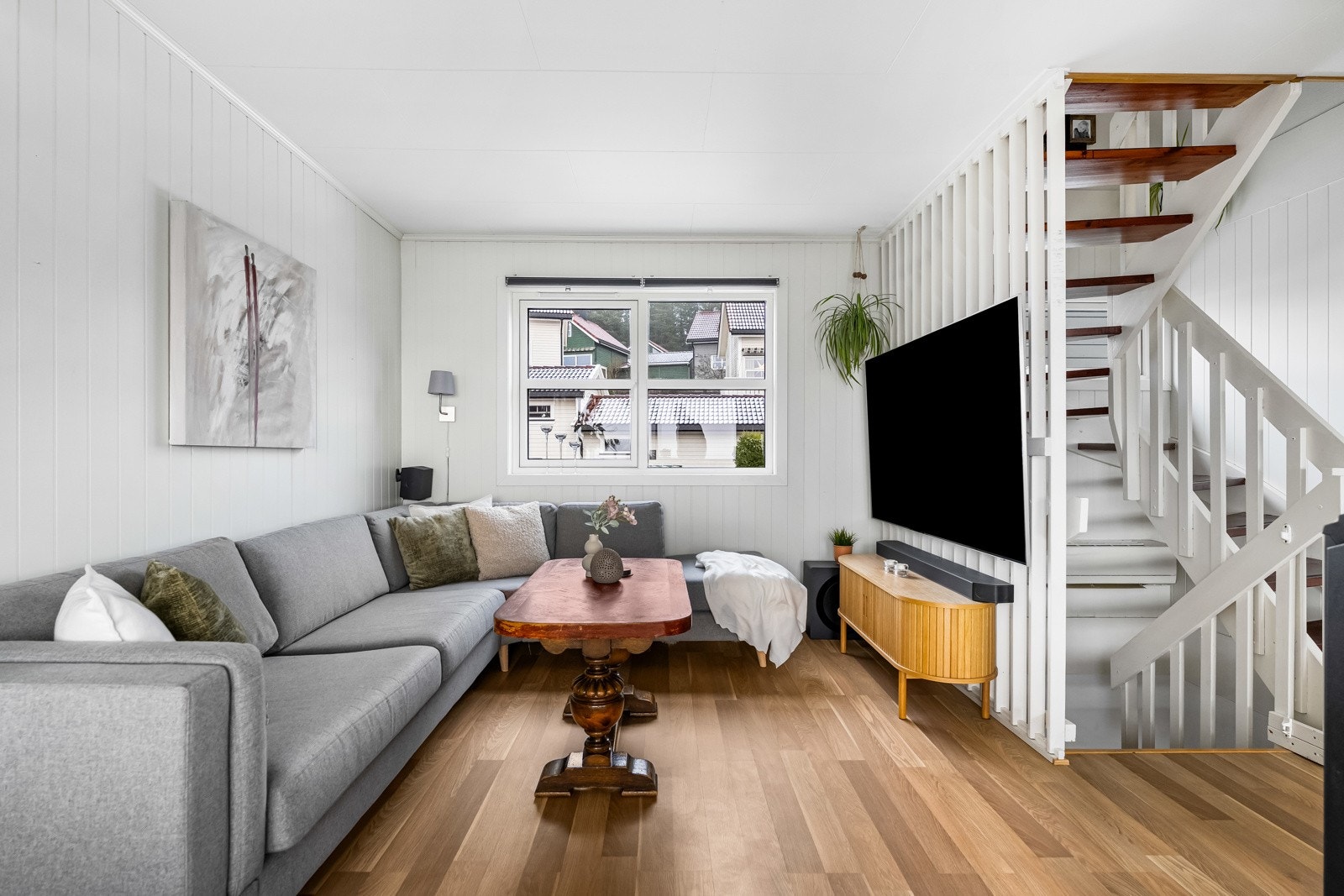 Stue med koselig tv-krok. Galleribilde