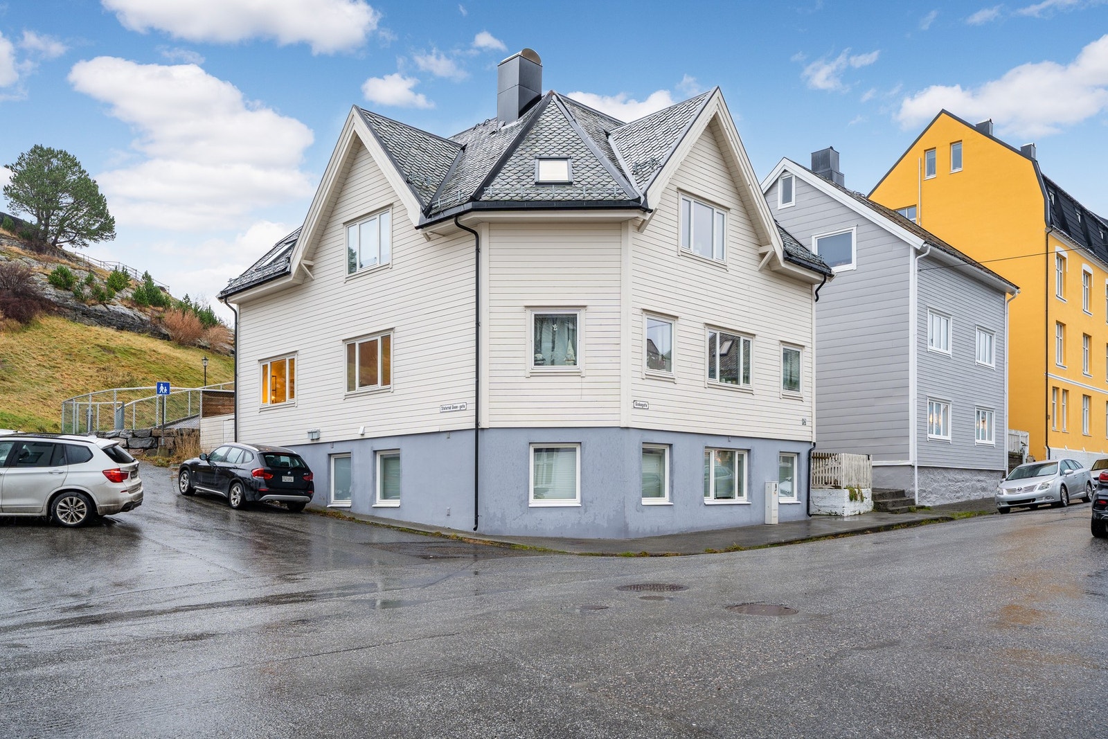 Velkommen til visning! Dersom oppsatt tid ikke skulle passe ikke nøl med å kontakte megler for avtale om privatvisning :) Galleribilde