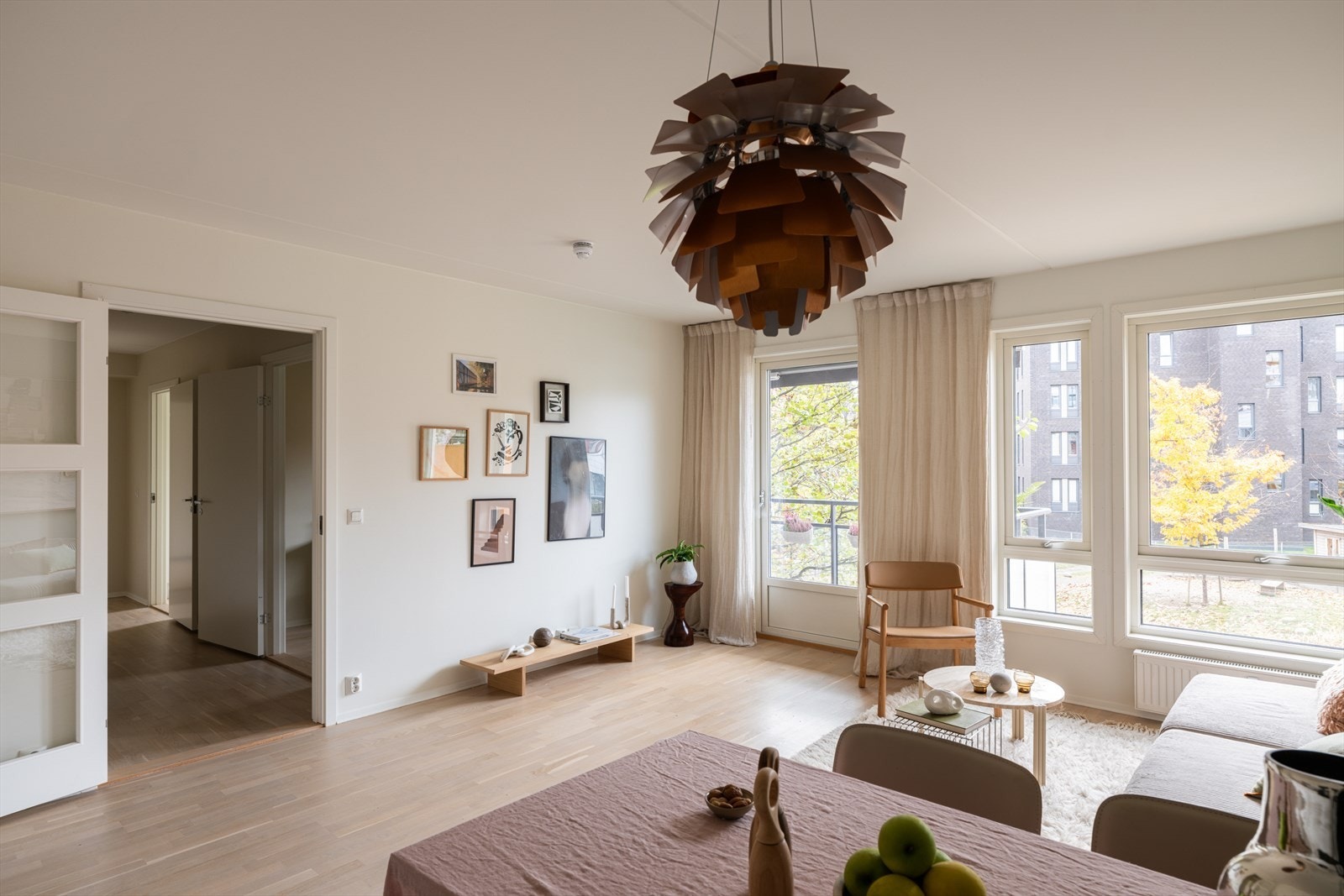 Fra stuen er det direkte utgang til den private balkongen. Galleribilde