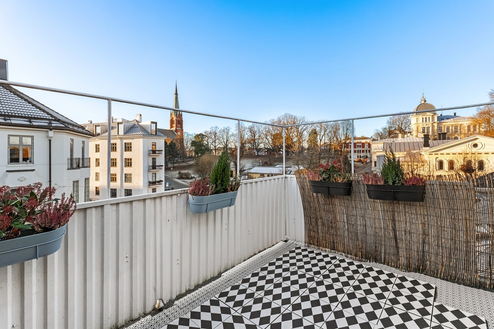 På terrassen er det gode solforhold. Galleribilde