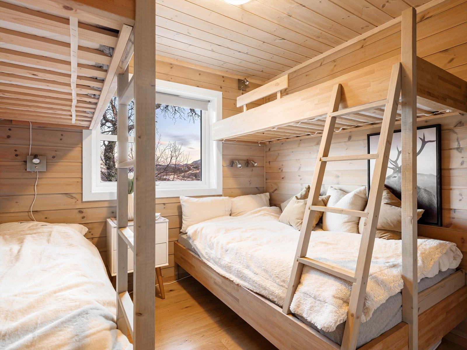 Det størst soverommet er innredet som familierom Galleribilde