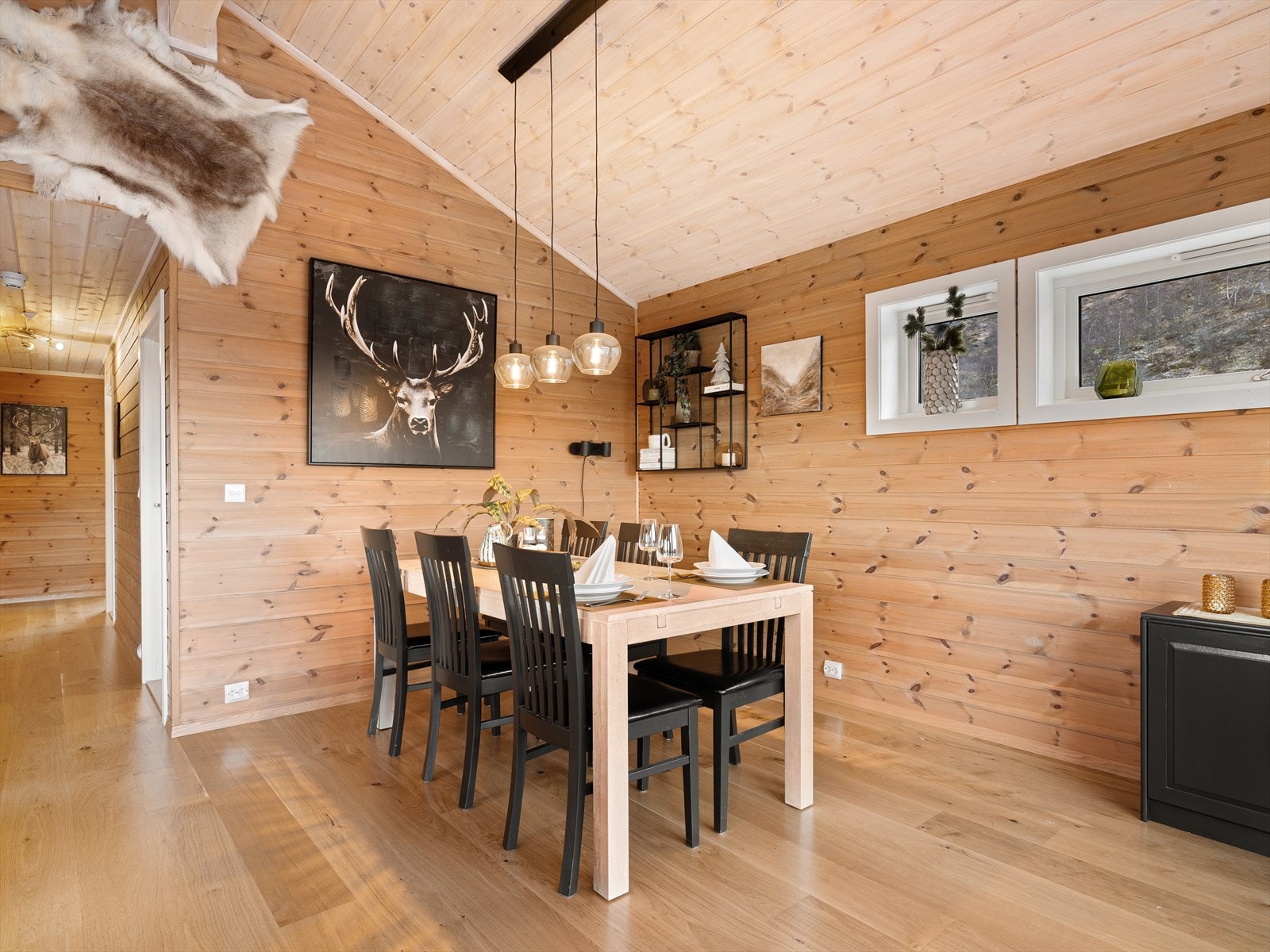 God plass til langbord Galleribilde