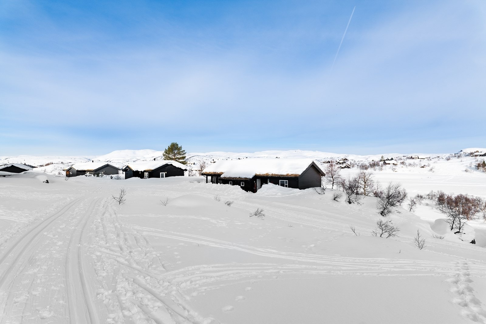 Bilde tatt om vinteren, da kjøres løyper rundt på området Galleribilde