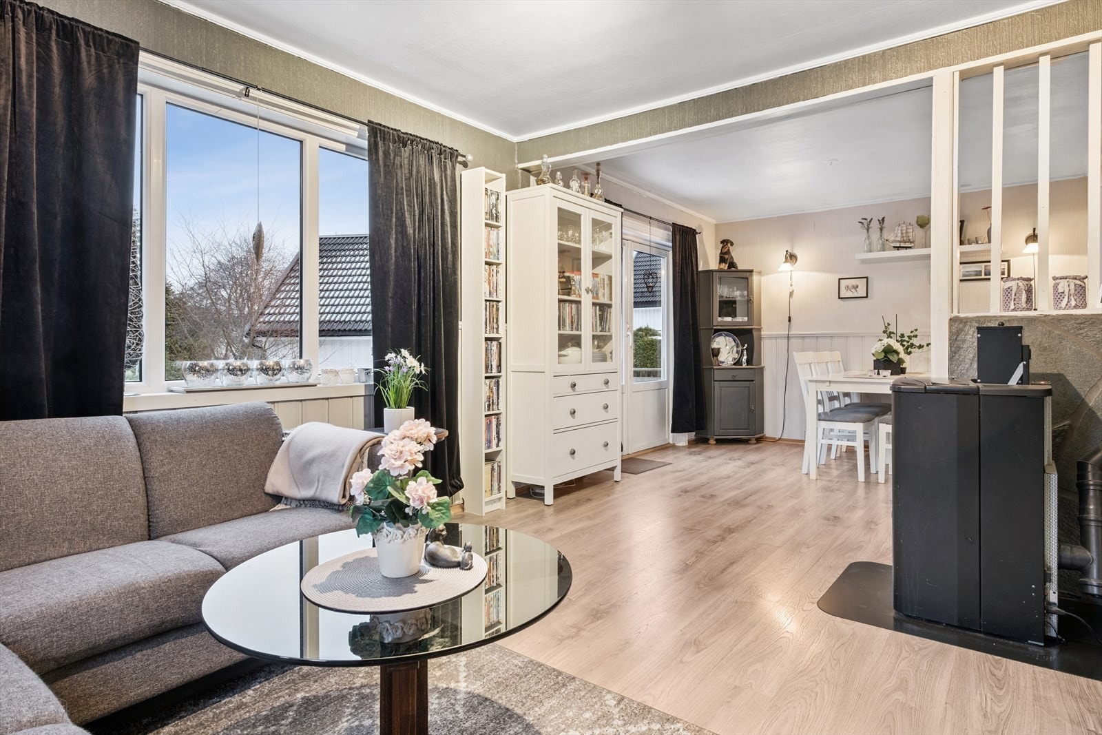 Stuevinduene og verandadør ble skiftet i 2017 Galleribilde