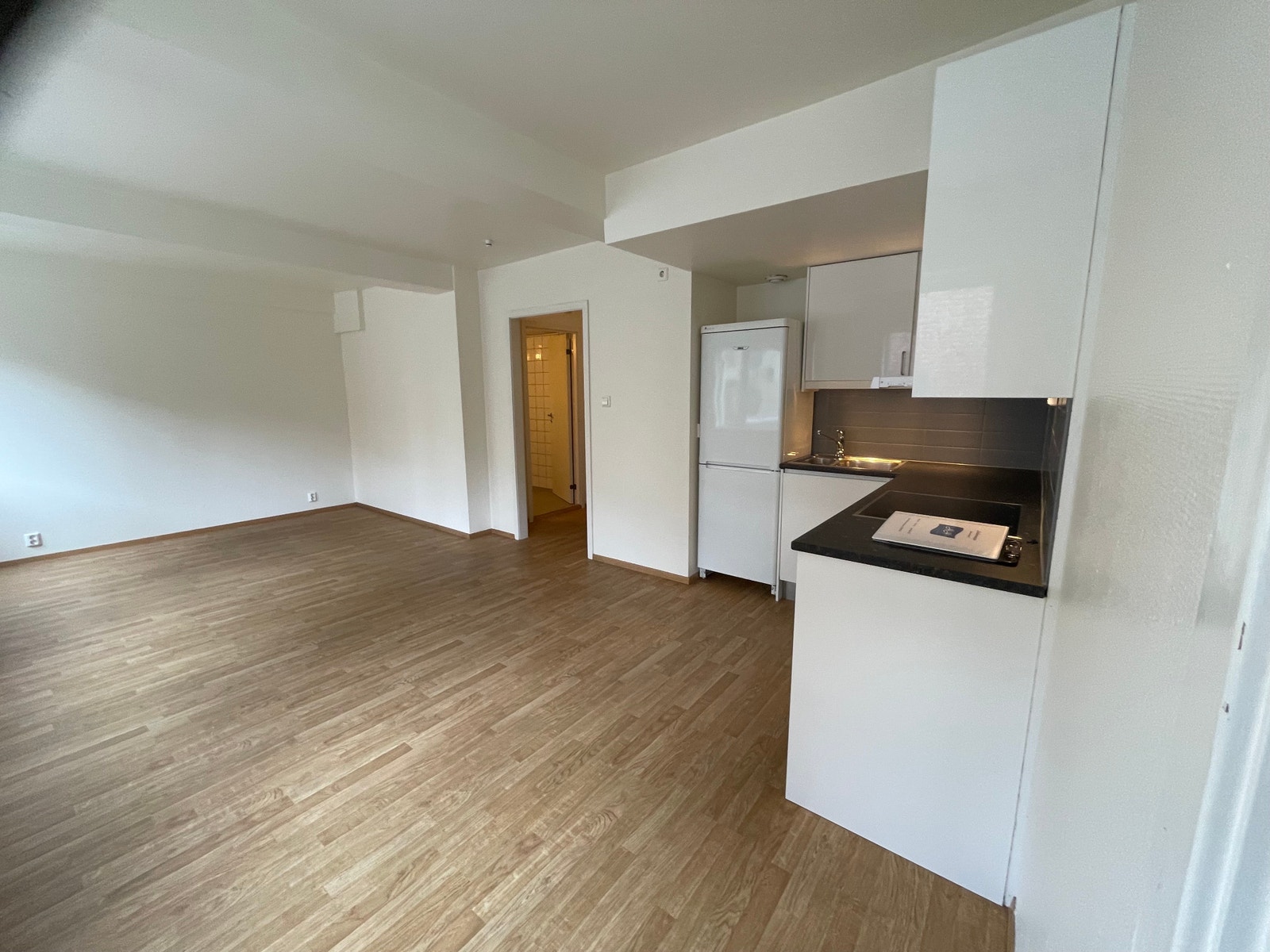 Stue / kjøkken fra soverom Galleribilde