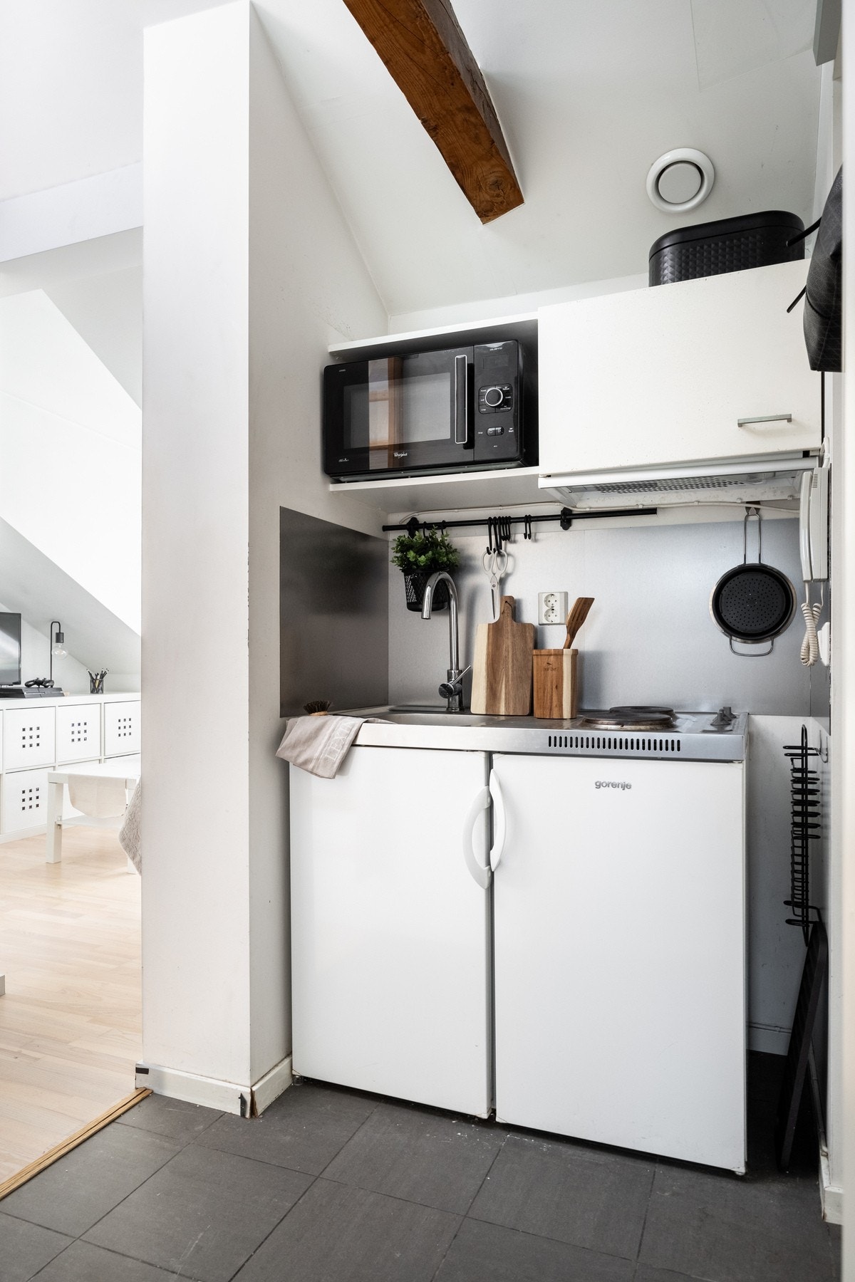 Enkel mudul innredning med mekanisk kullfiltervifte. Galleribilde