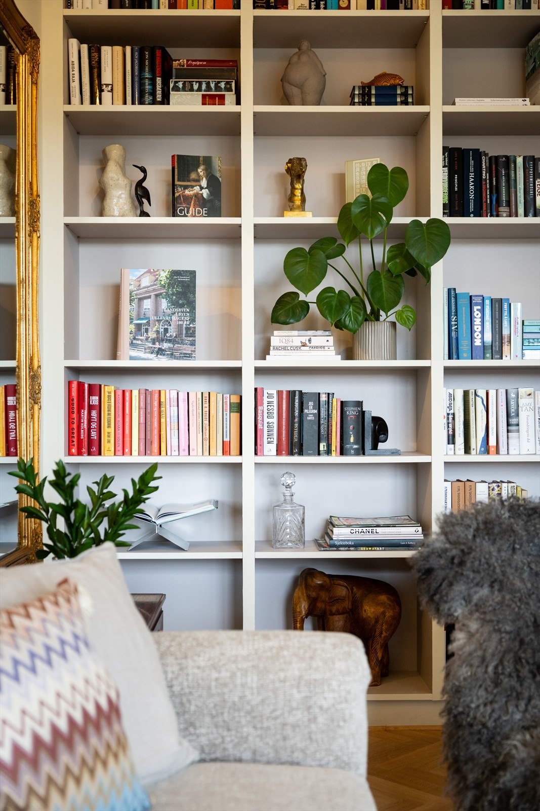 Leiligheten ligger i svært frodige og rolige omgivelser, samtidig som det er kort vei til alle dagligdagse fasiliteter og kollektivtransport. Galleribilde