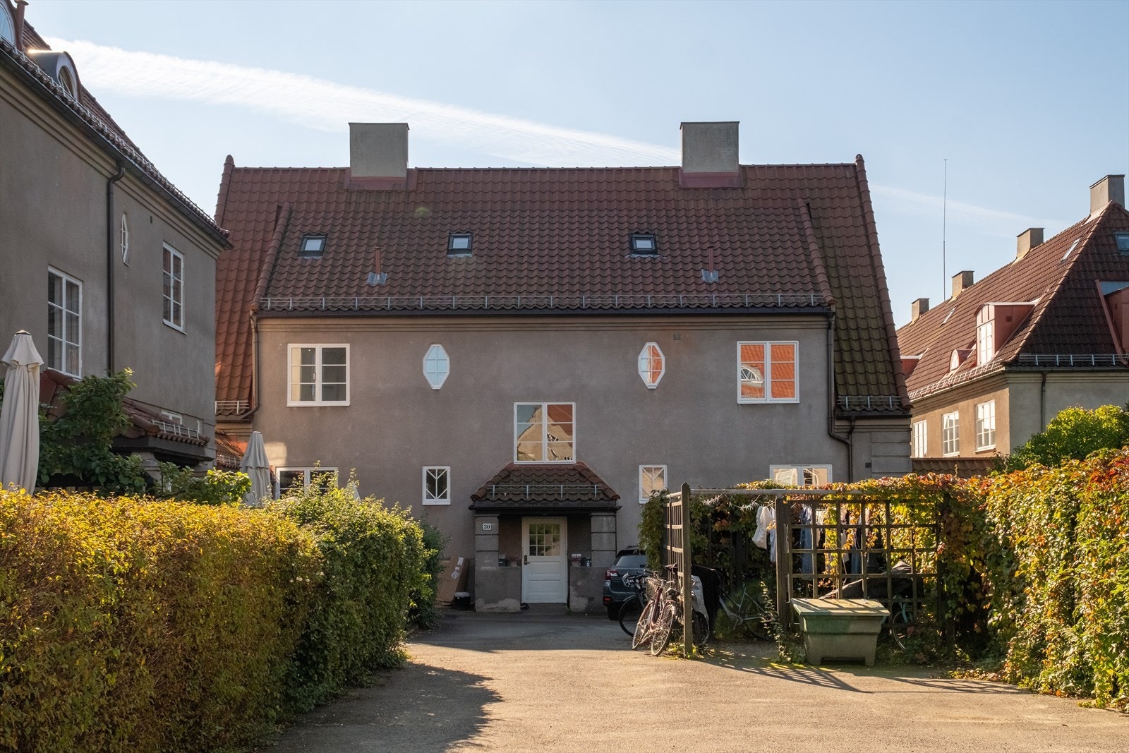 Bakgård. Galleribilde