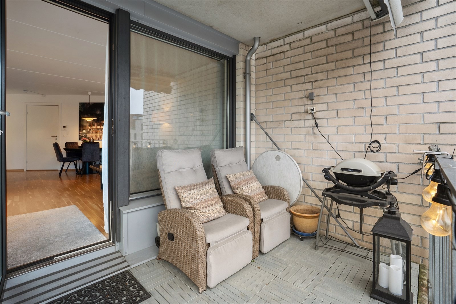 Utgang til en lekker balkong på ca.8 kvm. Galleribilde