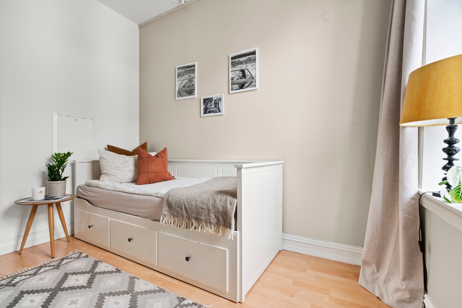 Vegger er i nyere tid sparklet og malt Galleribilde