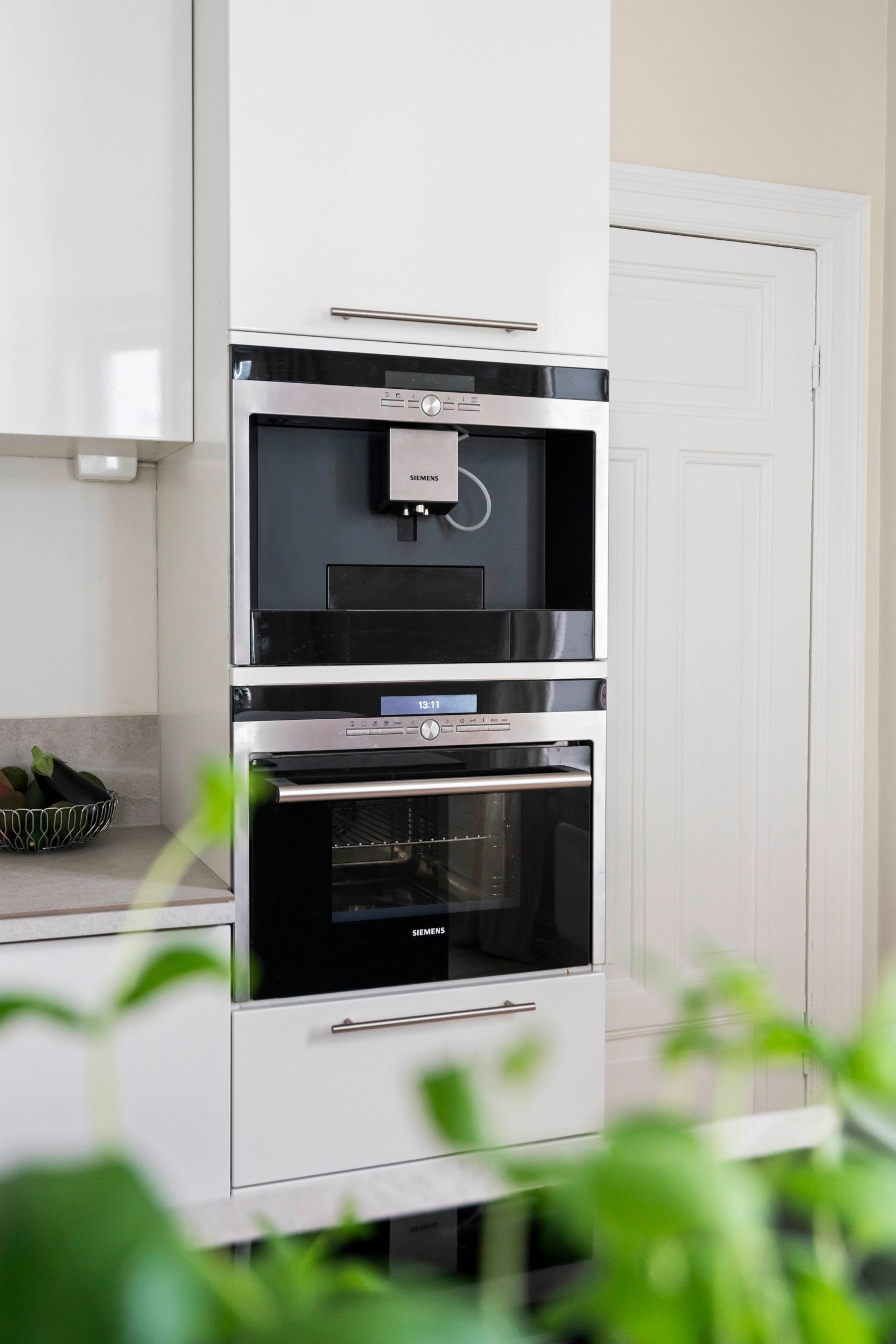 Høyskap med kombiovn (damp) og kaffemaskin Galleribilde