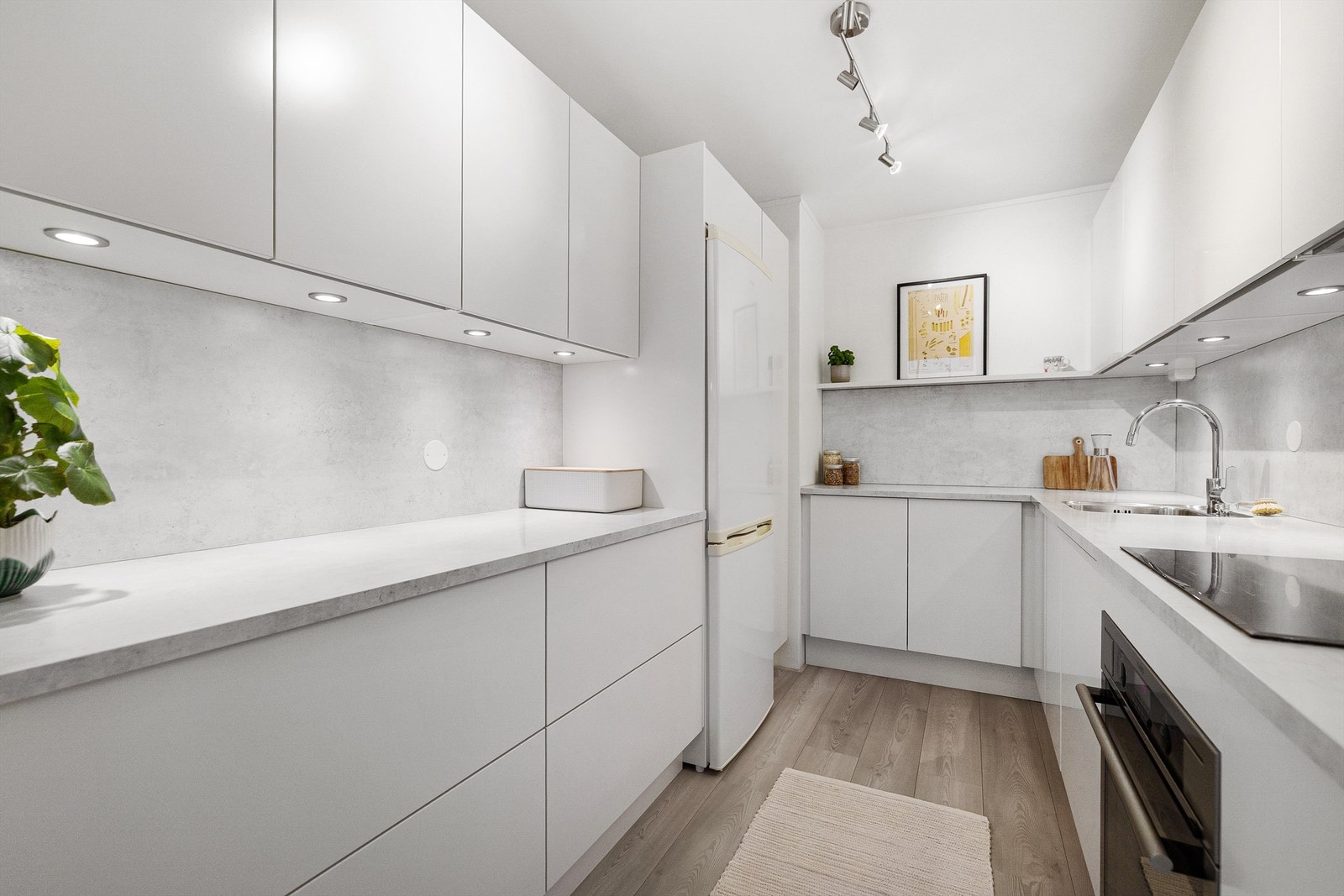 Adskilt, pent og moderne kjøkken fra HTH, nytt i 2016 Galleribilde