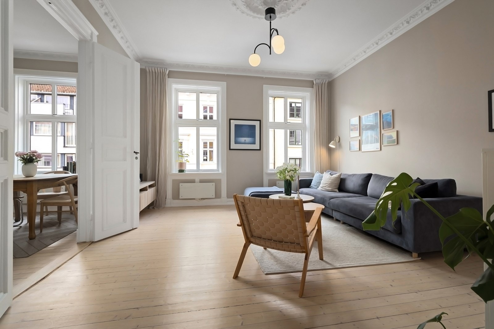 Klassisk bygårdsleilighet med originale detaljer. Galleribilde