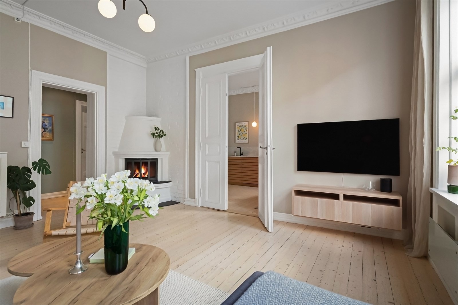 Det er Wifi styrt panelovner i leiligheten, som gir en tidsstyrt og energieffektiv oppvarming. Galleribilde