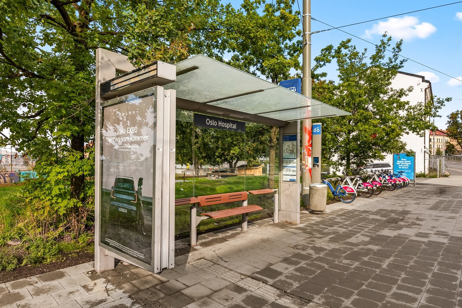 Kort vei til kollektivtransport fra Oslo Hospital. Galleribilde