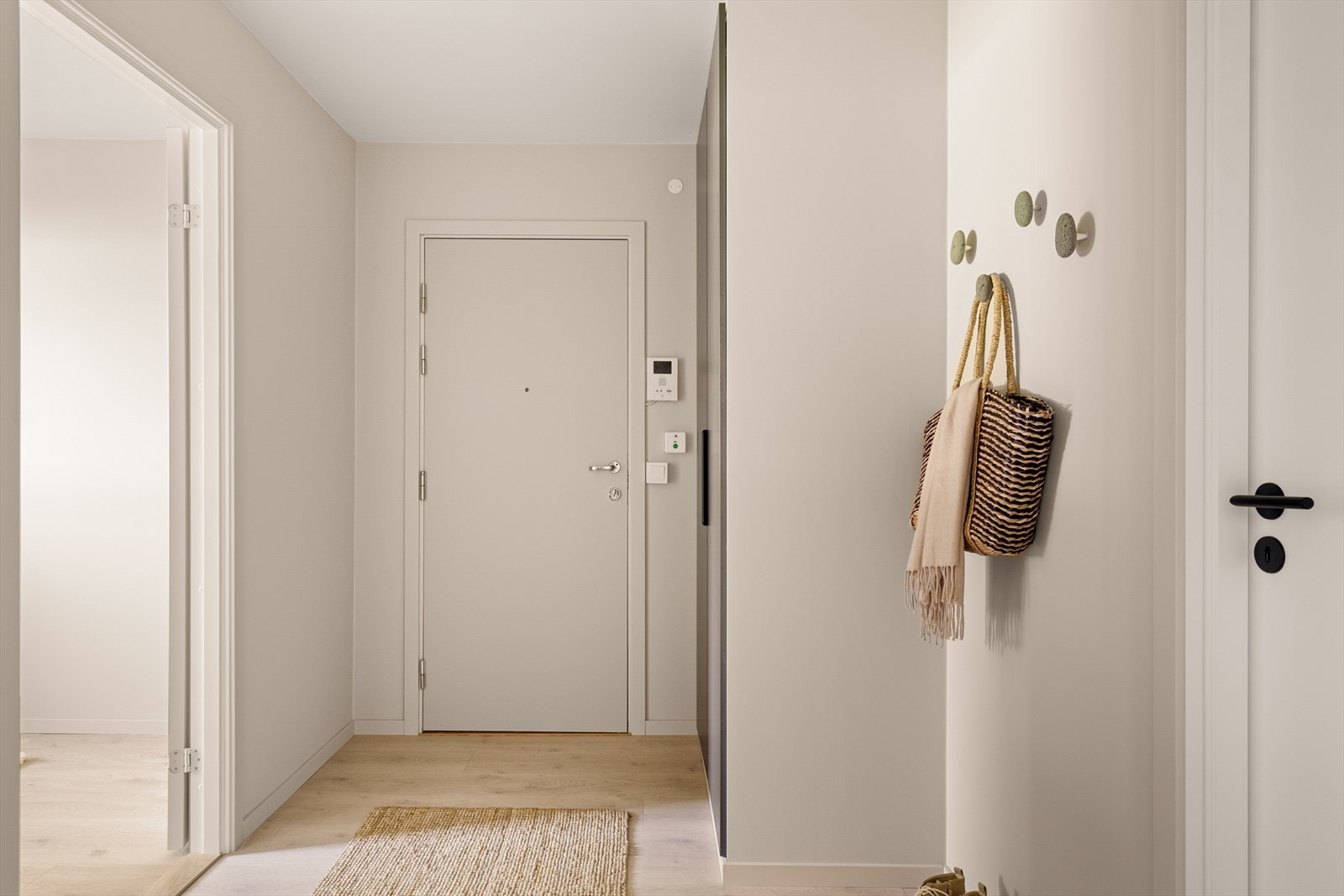 Gang/hall med garderobeskap Galleribilde