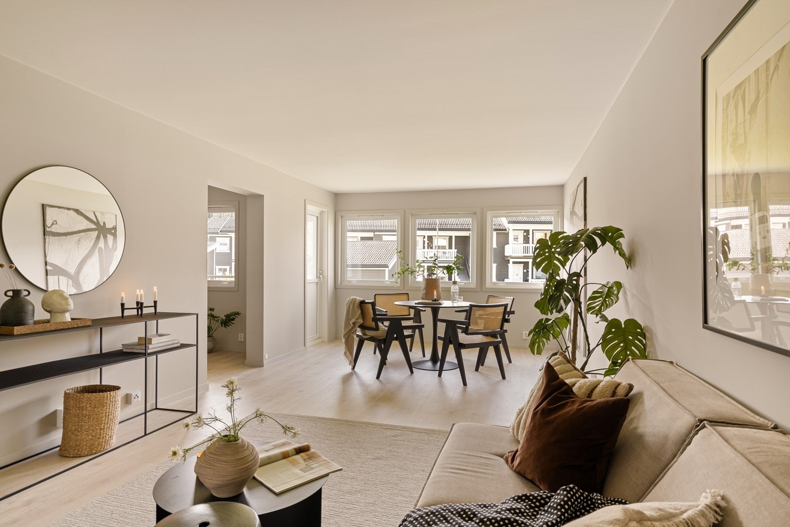 Velkommen til Østgårdveien 1b! En lekker og nyoppusset leilighet i 1. etasje, presentert av Ardiana Gashi v/Dnb Eiendom Galleribilde