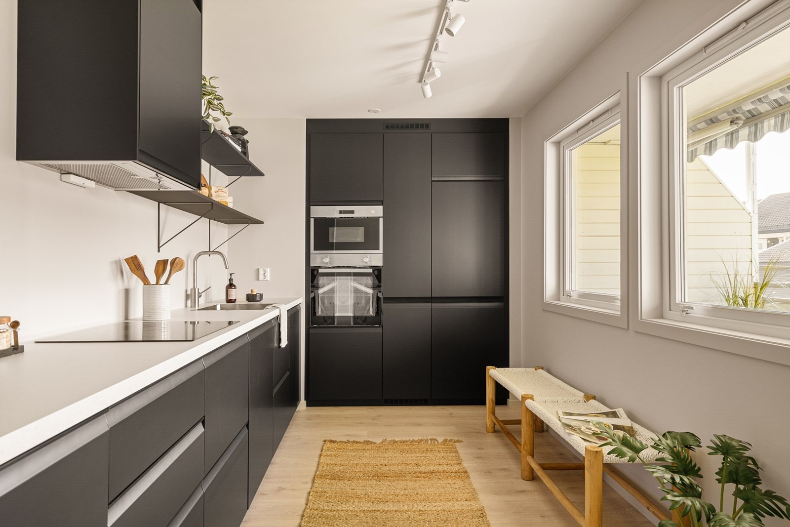 Kjøkkenet er fra 2024 og svært lite brukt. Galleribilde