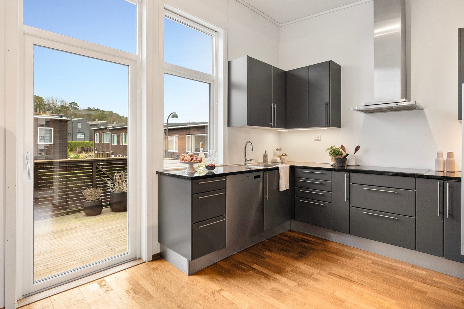 God skap- og benkeplass Galleribilde