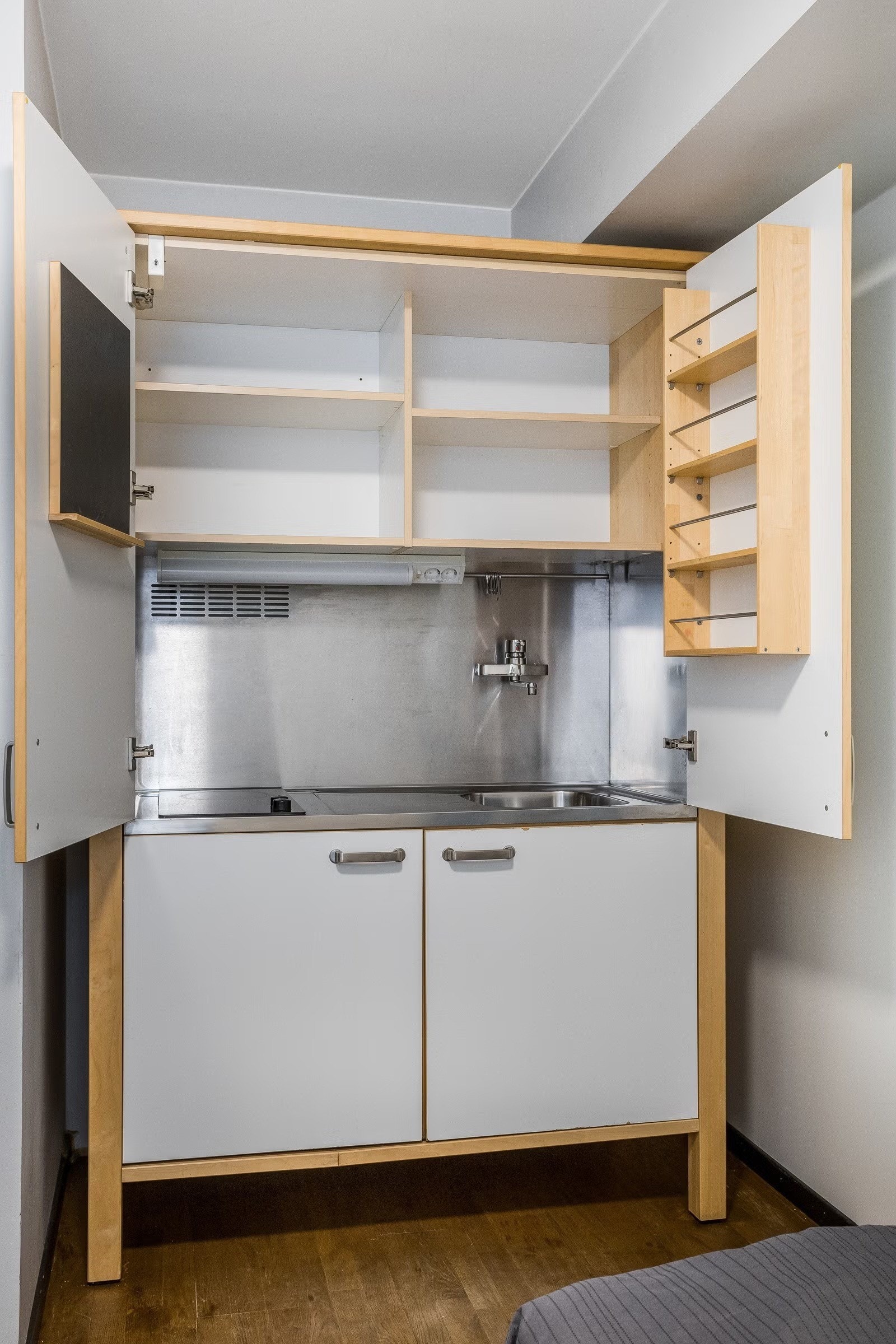 Praktisk og smart kjøkken. Galleribilde