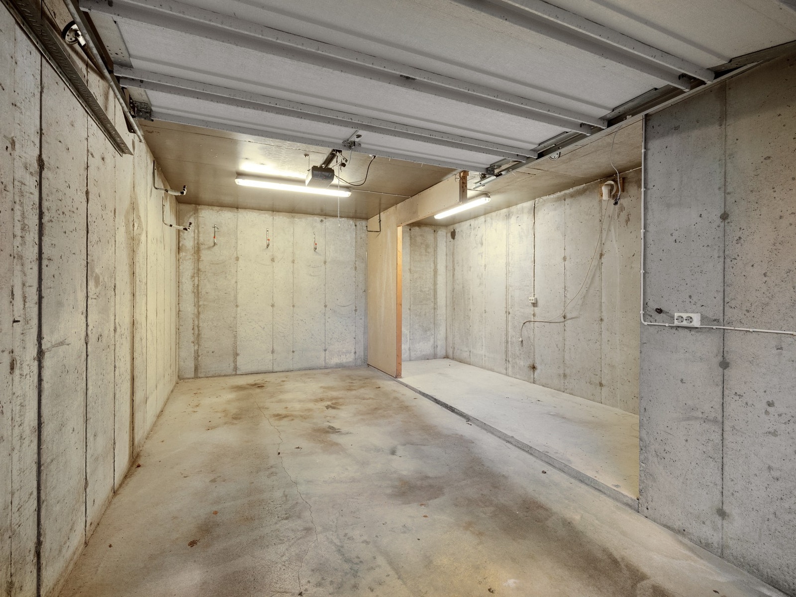 Garasje på ca 23 kvm med god takhøyde Galleribilde