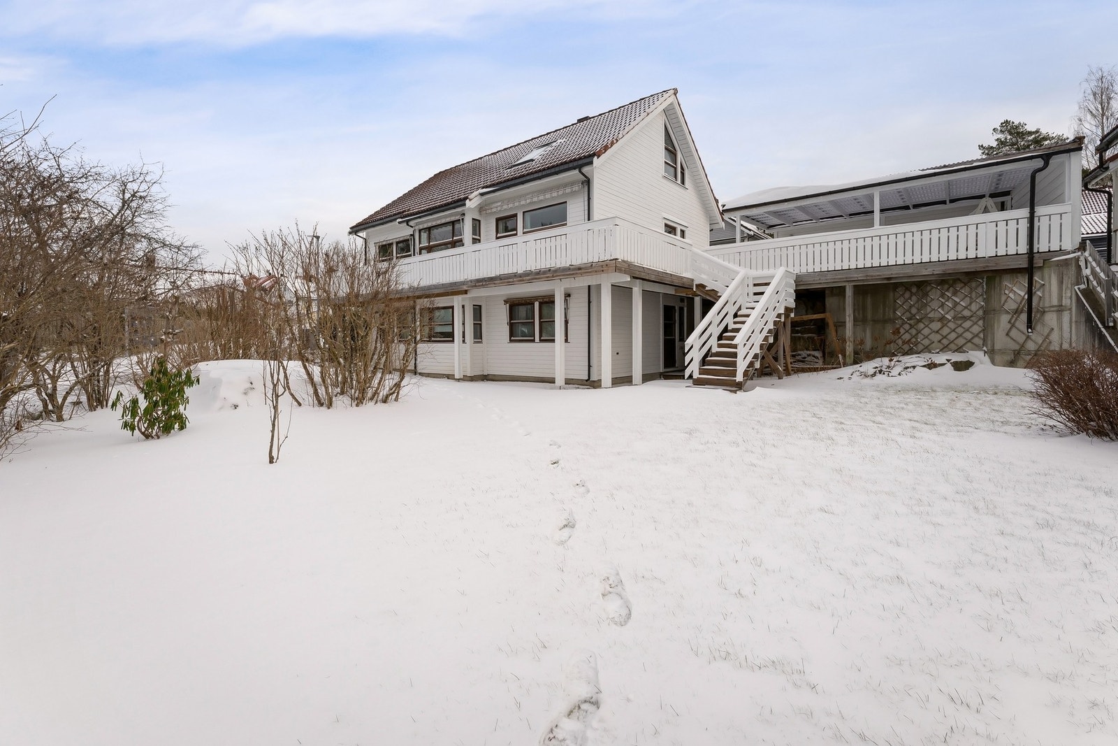 En romslig enebolig med attraktiv beliggenhet og familievennlig planløsning Galleribilde