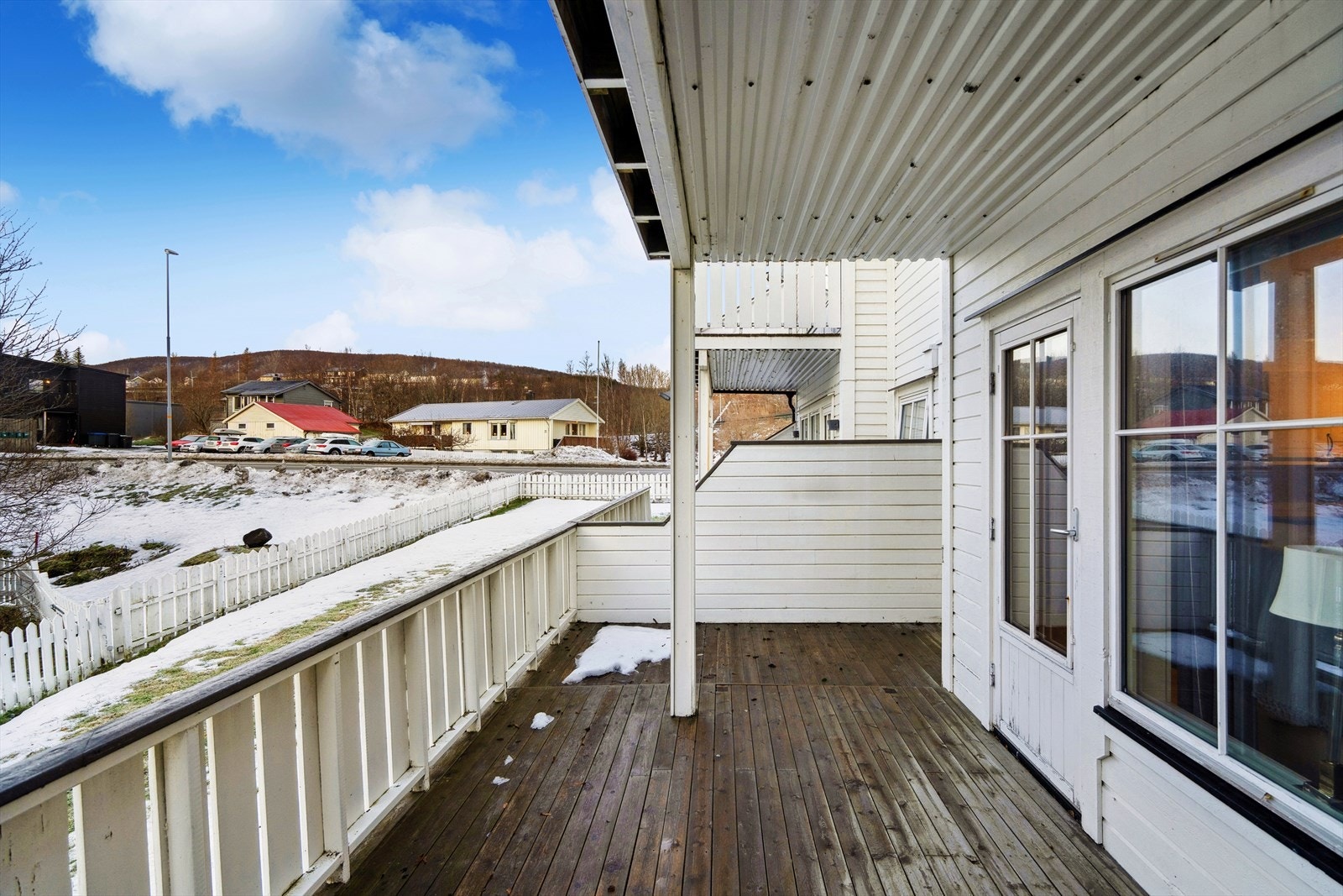 Godt med plass for utemøblement, grill og annet en måtte ønske. Terrassen er vendt mot vest og har gode solforhold. Galleribilde