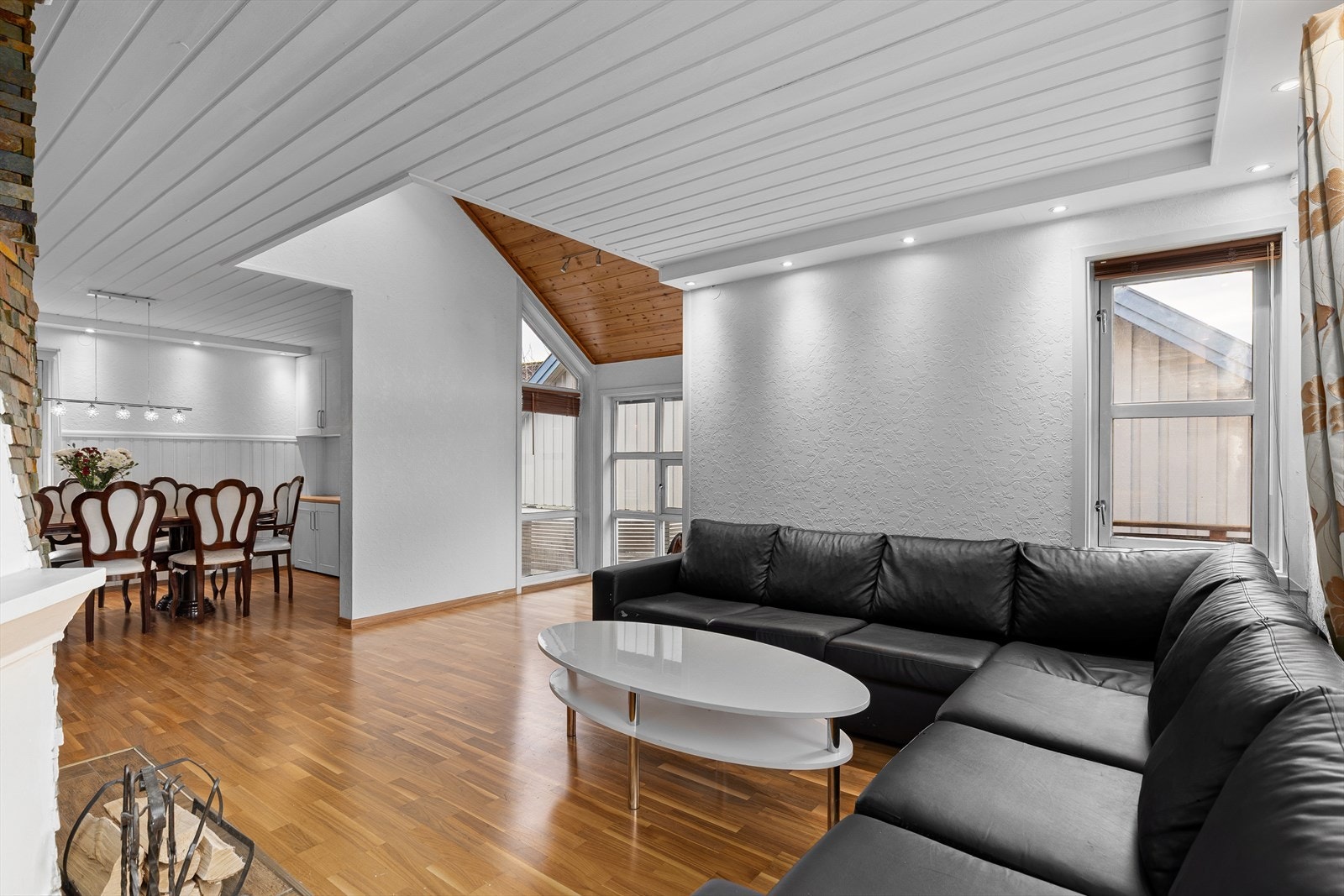 Planløsningen er meget praktisk for en storfamilie Galleribilde