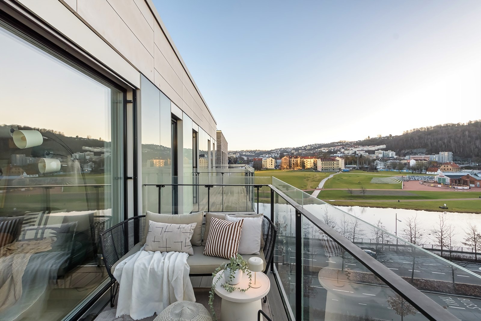 Luftig og fin utsikt mot Ekeberg og Middelalderparken. Galleribilde