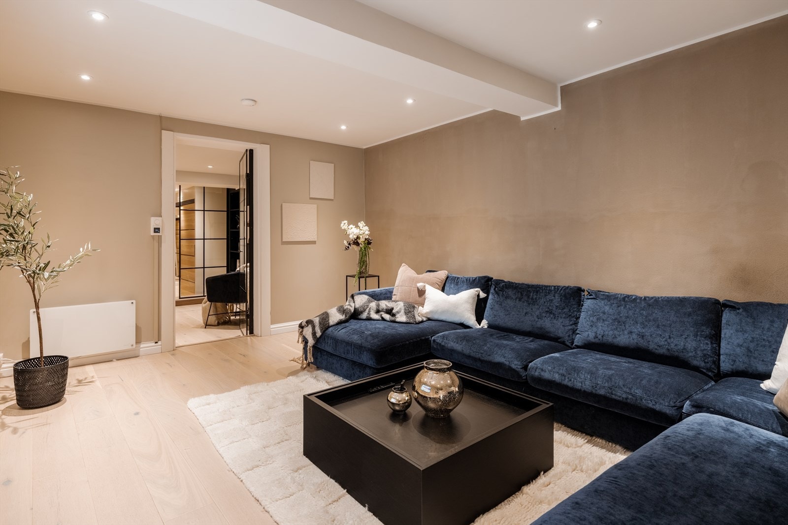 Underetasjen er utstyrt med balansert ventilasjon som sikrer et godt inneklima. Galleribilde