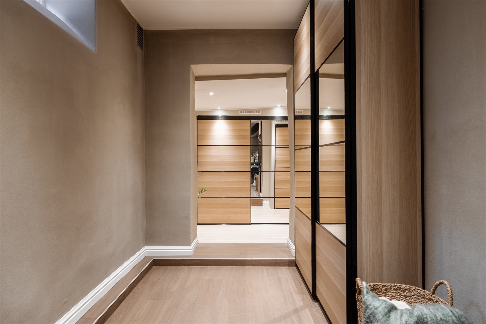 Underetasjen er gjennomgående oppgradert i 2023, med blant annet nye overganger. Galleribilde