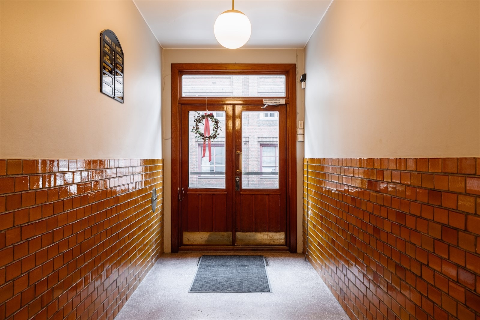 Bygården har et velholdt og representativt inngangsparti. Galleribilde