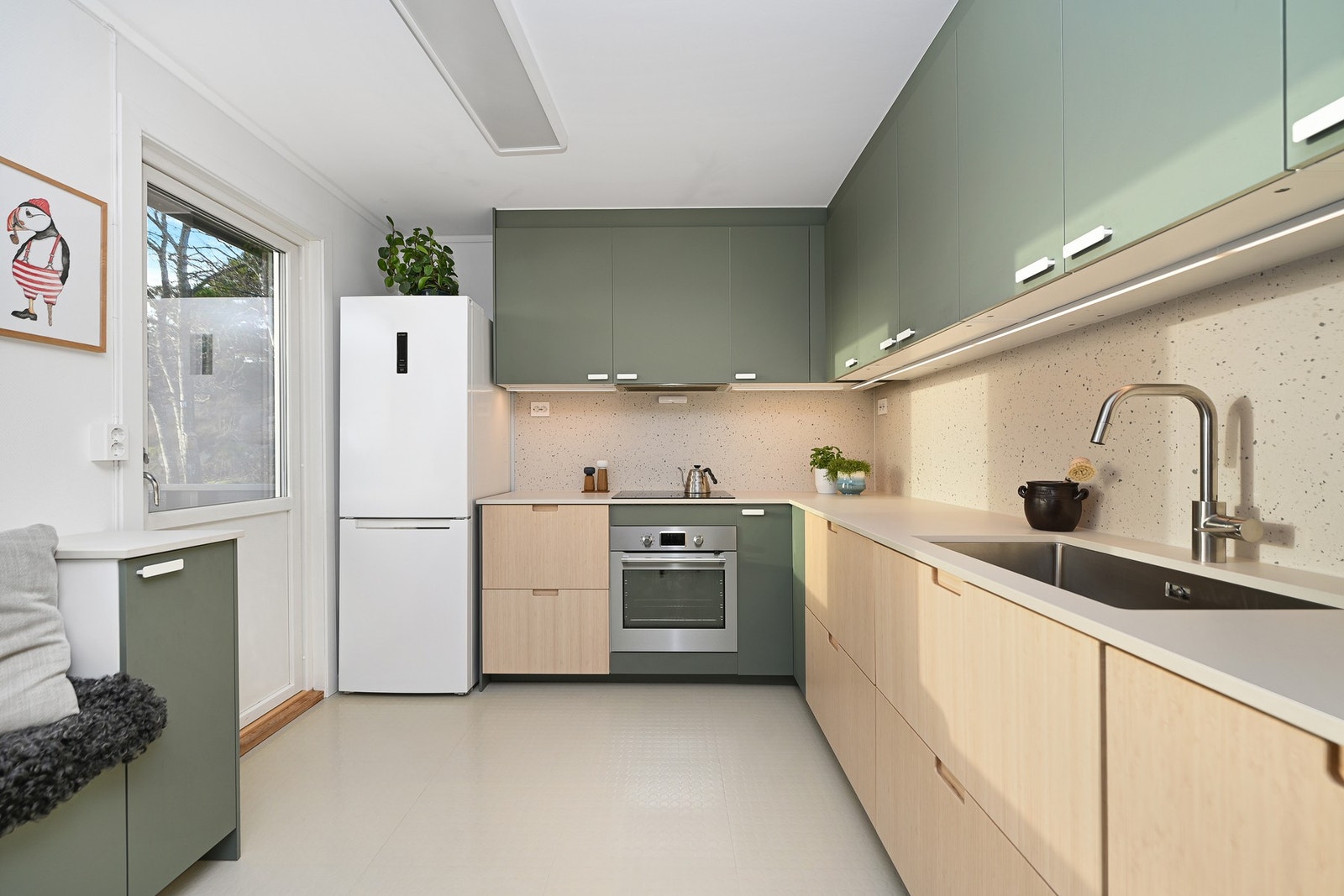 Utgang til veranda fra kjøkkenet Galleribilde