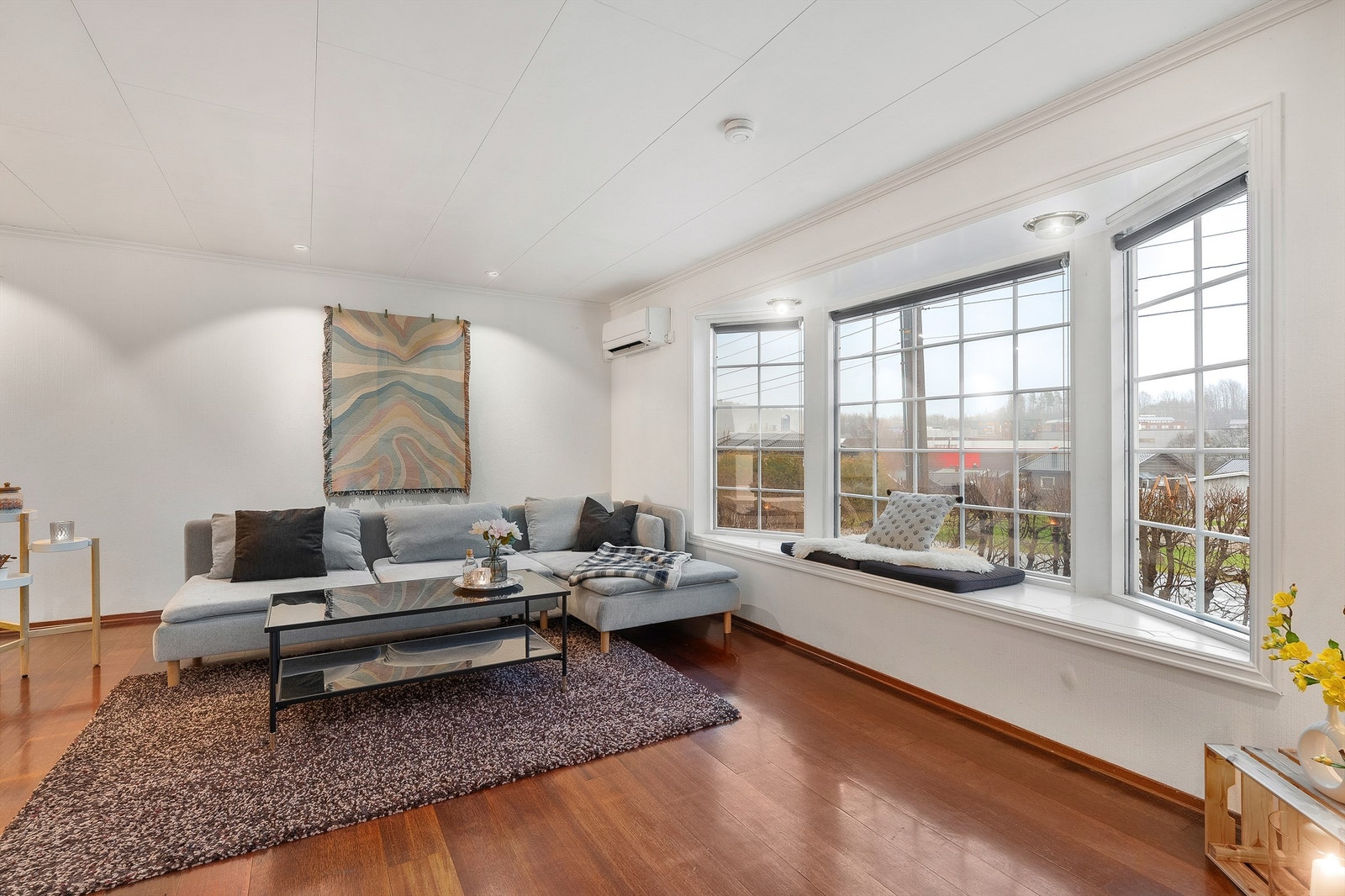 Utgang fra stue til sørvendt balkong på ca. 35 kvm Galleribilde