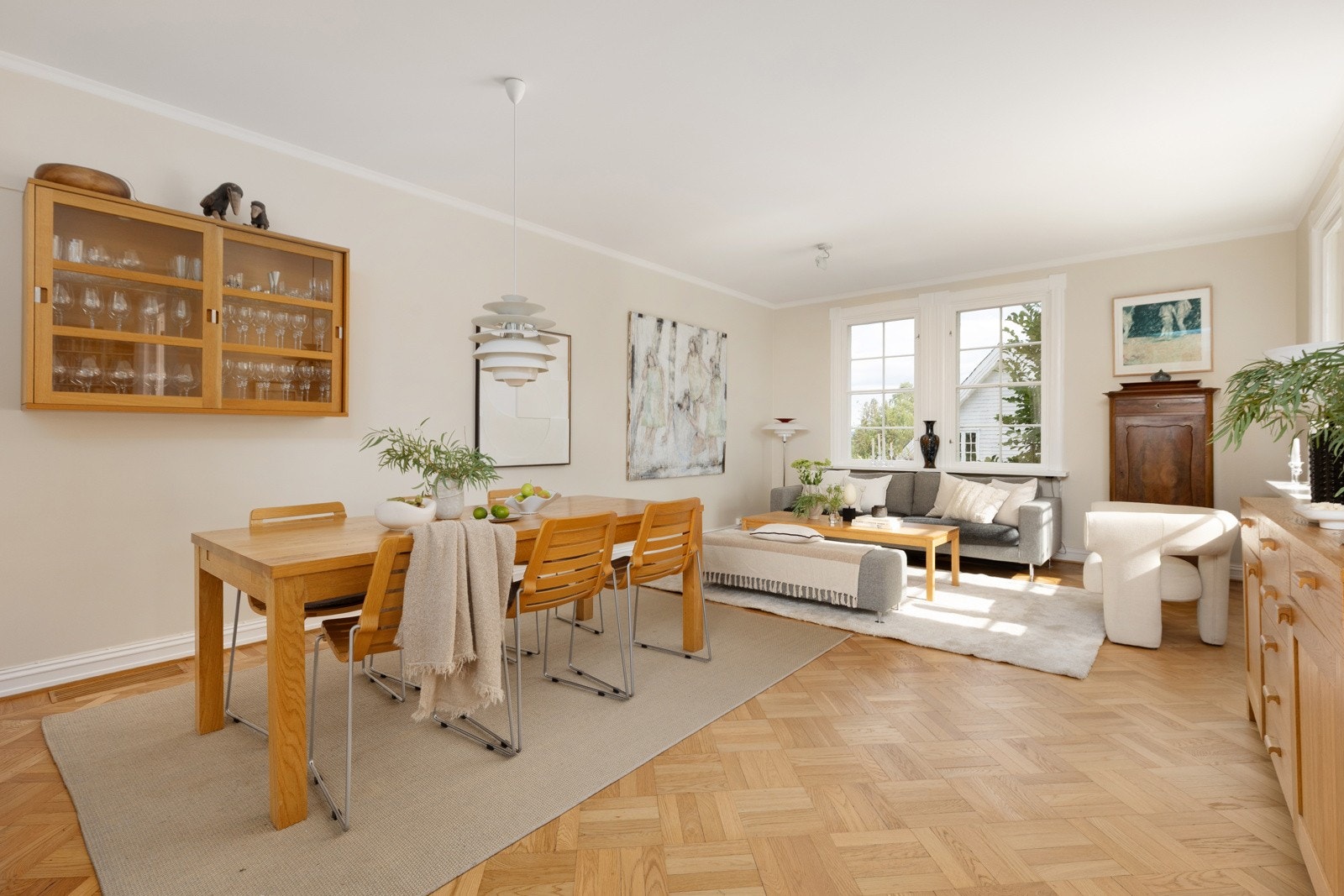 Denne boligen oppleves svært innbydende, med gode løsninger Galleribilde