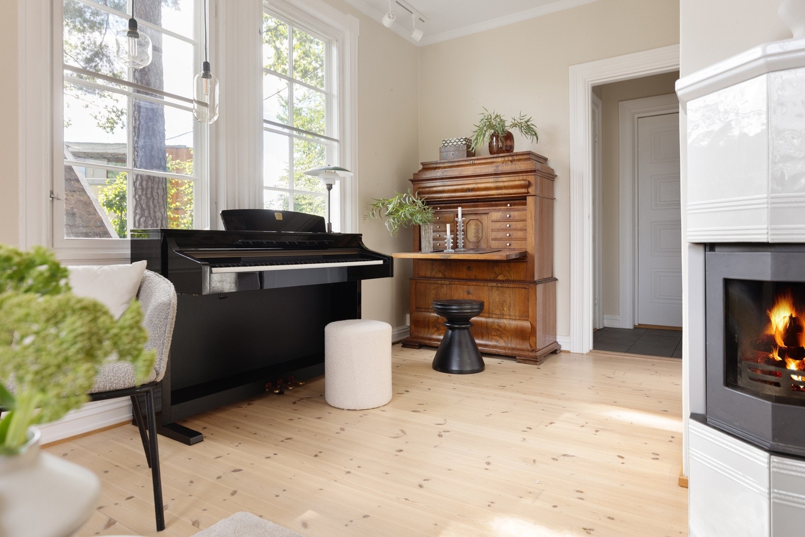 Det er et praktisk WC i inngangspartiet bakerst t.v i bildet Galleribilde