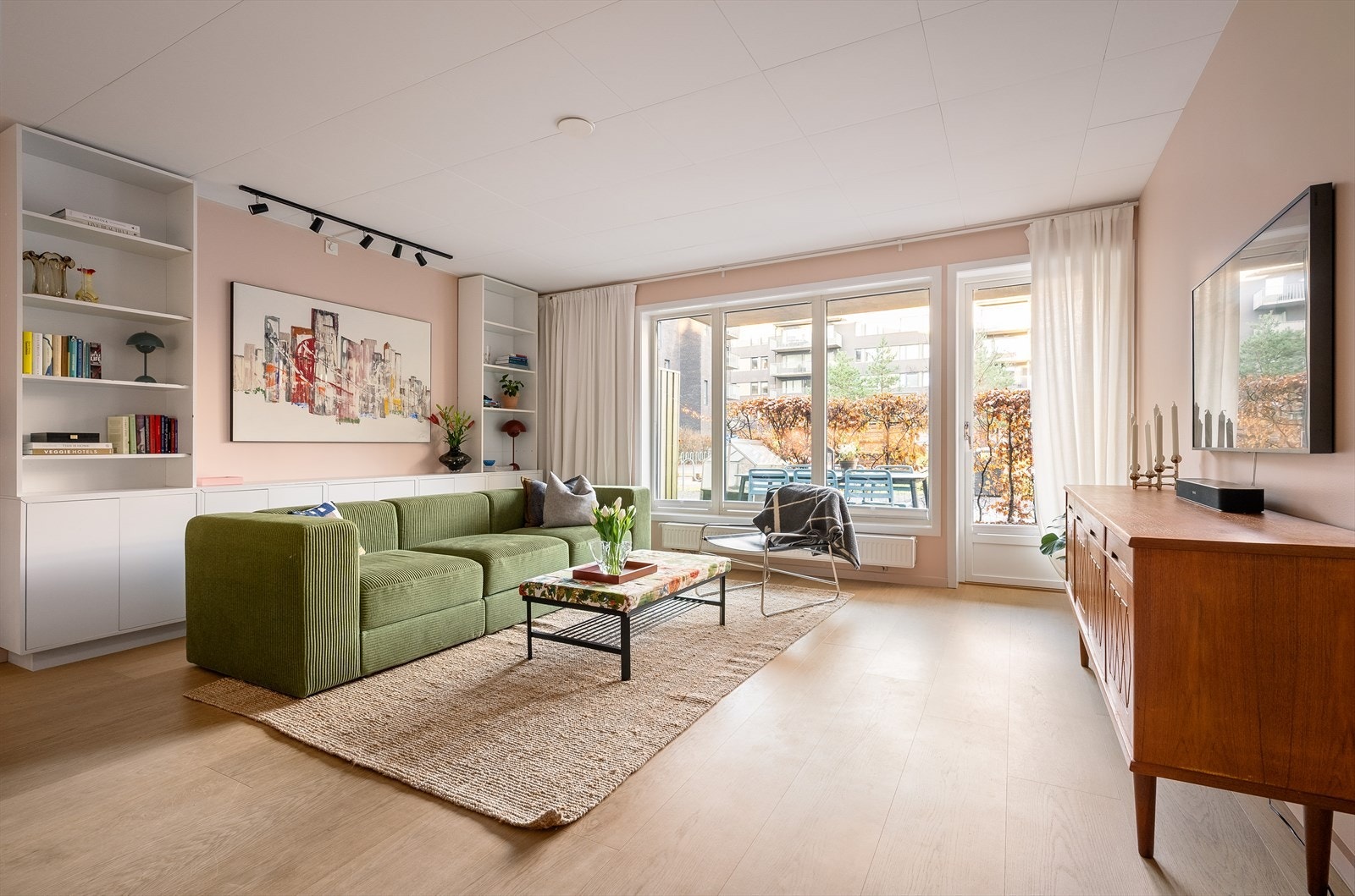 Ole Kristian Isdahl hos Nordvik ønsker deg velkommen til Bertrand Narvesens gate 4C! Fotograf: Guttorm Stilén Johansen Galleribilde