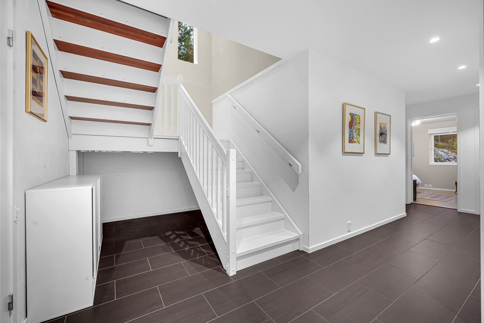 Vi tar turen ned i underetasjen Galleribilde