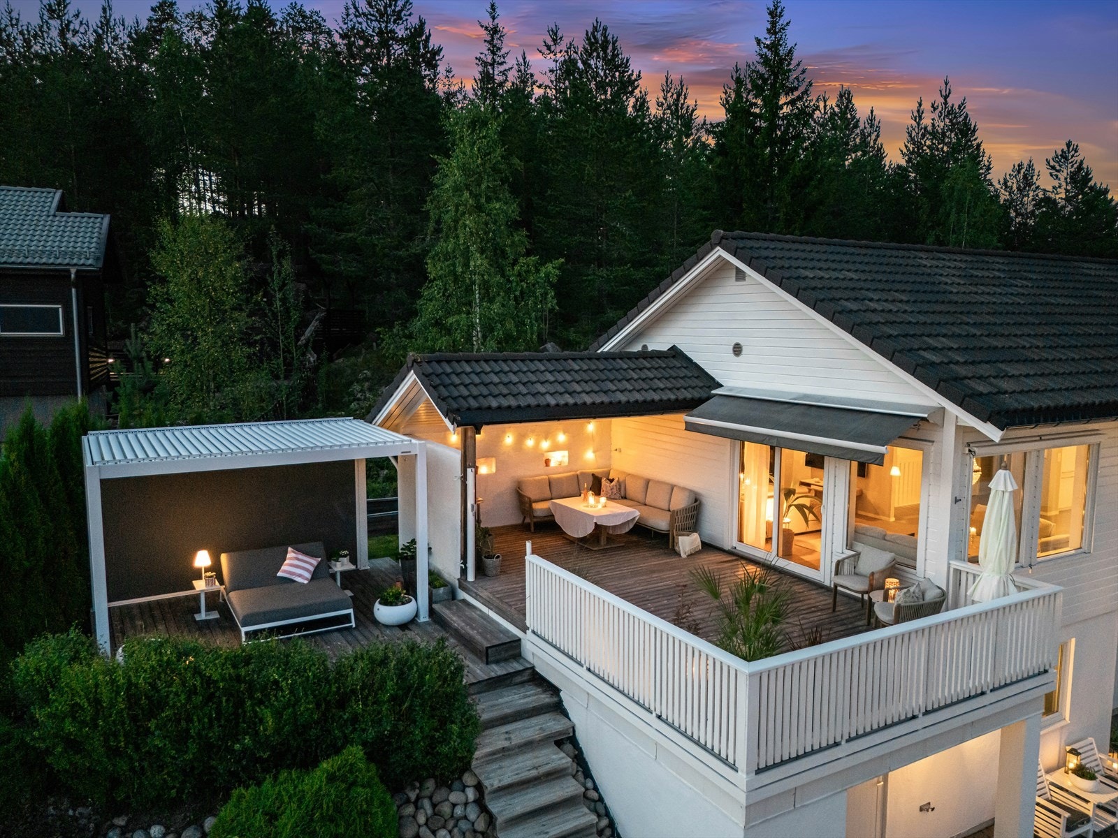 Boligen ble oppført i 2009 og har bla. moderne løsninger som balansert ventilasjon Galleribilde