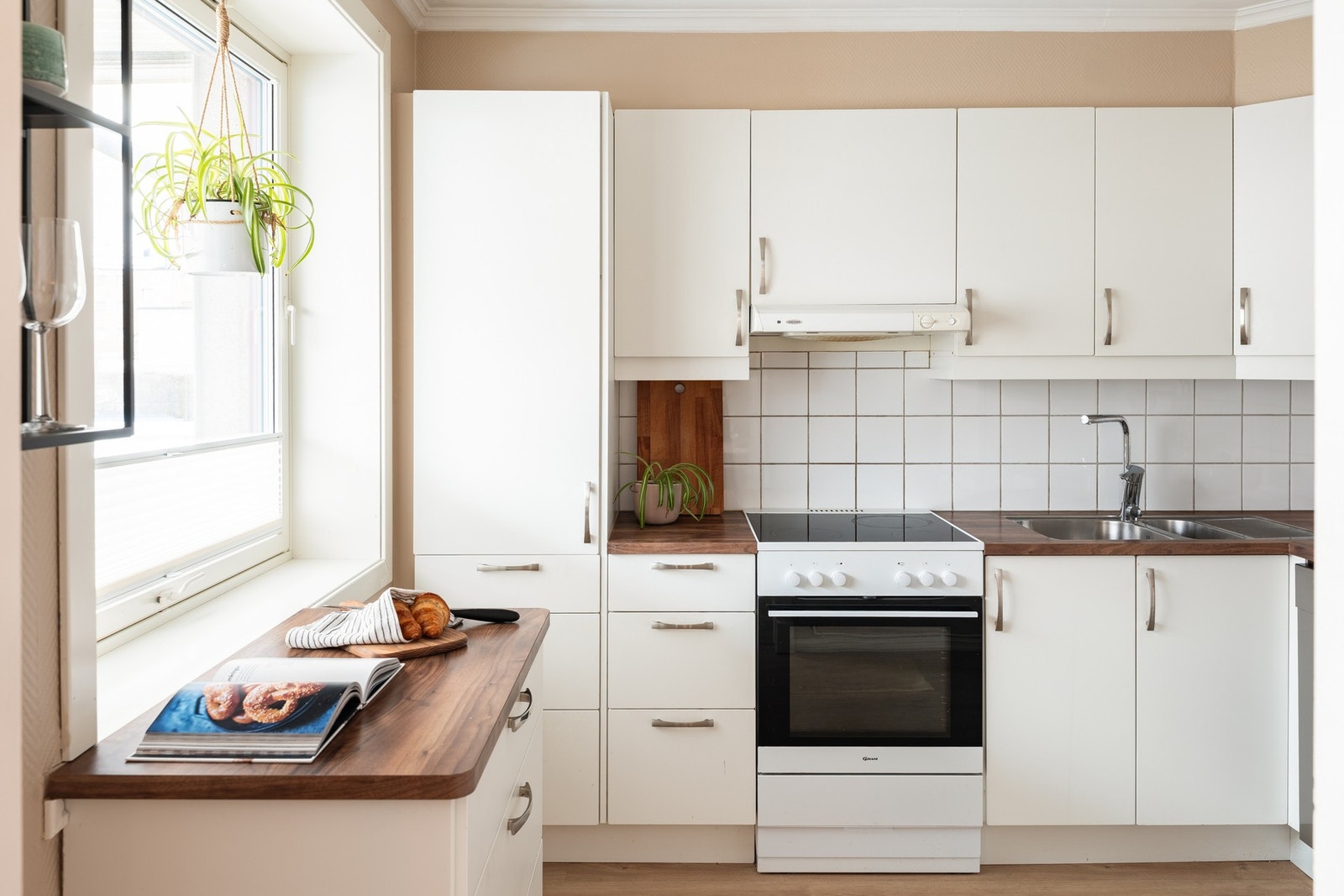 Kjøkkeninnredningen ble byttet i 2014. Galleribilde