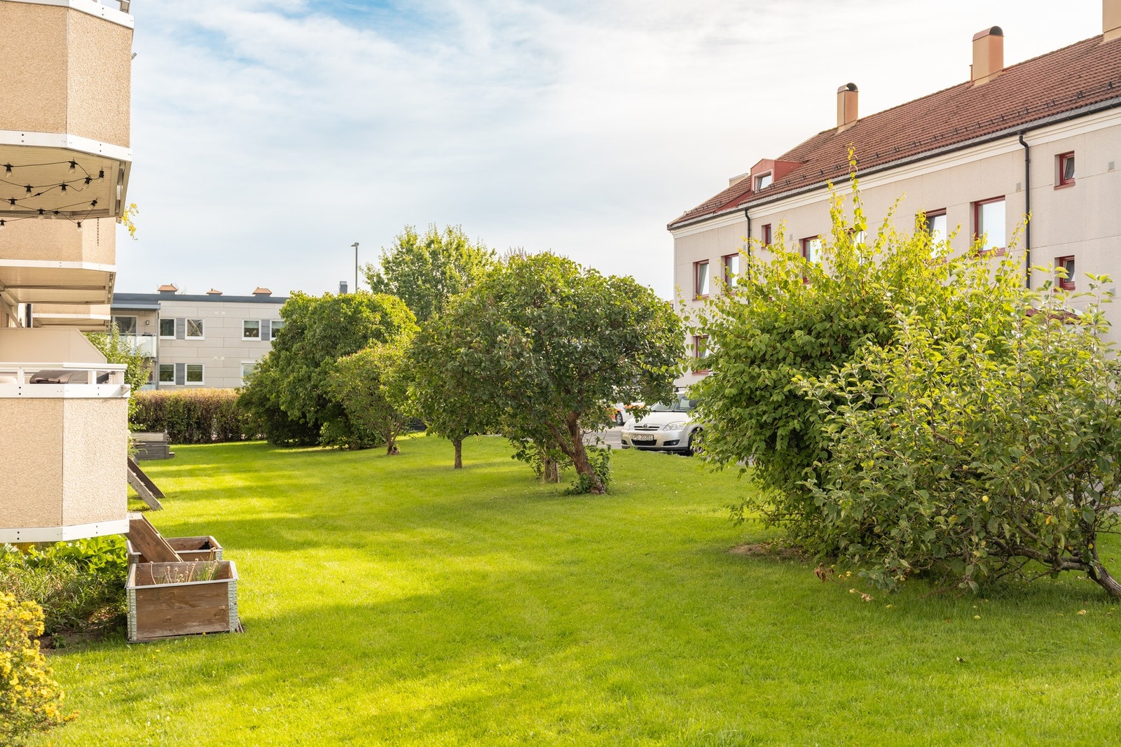 Store grøntarealer omkranser bebyggelsen. Galleribilde