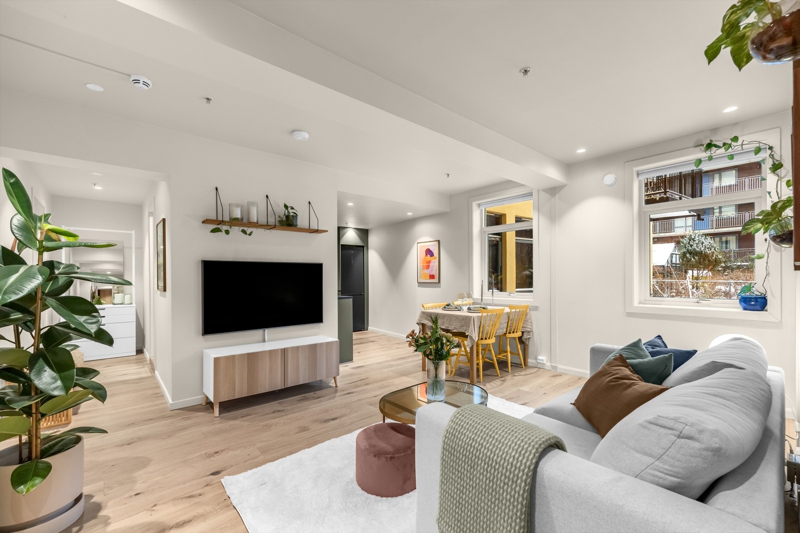 Det er flere soner i stuen for maksimal utnyttelse av plassen. Galleribilde