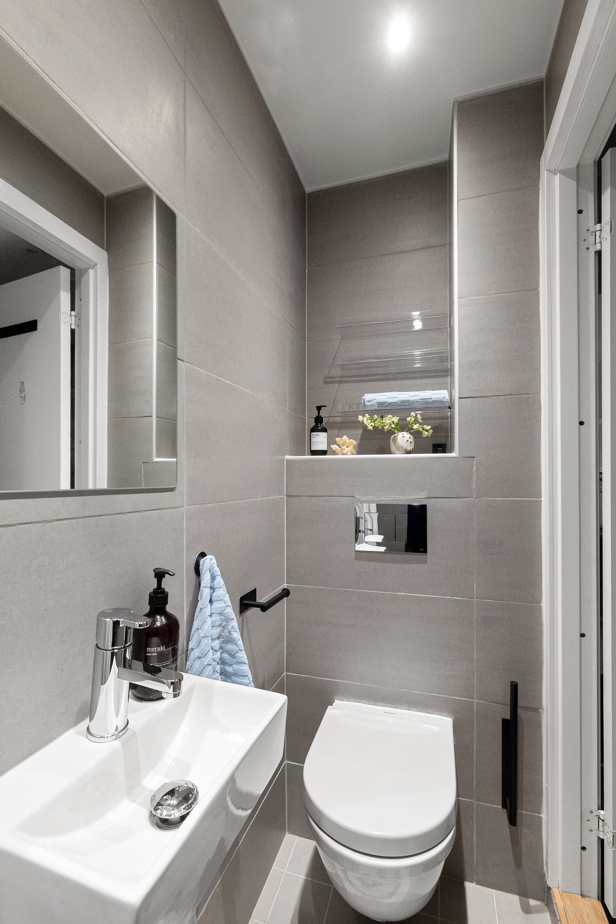 Pent, flislagt bad renovert i 2018. Galleribilde