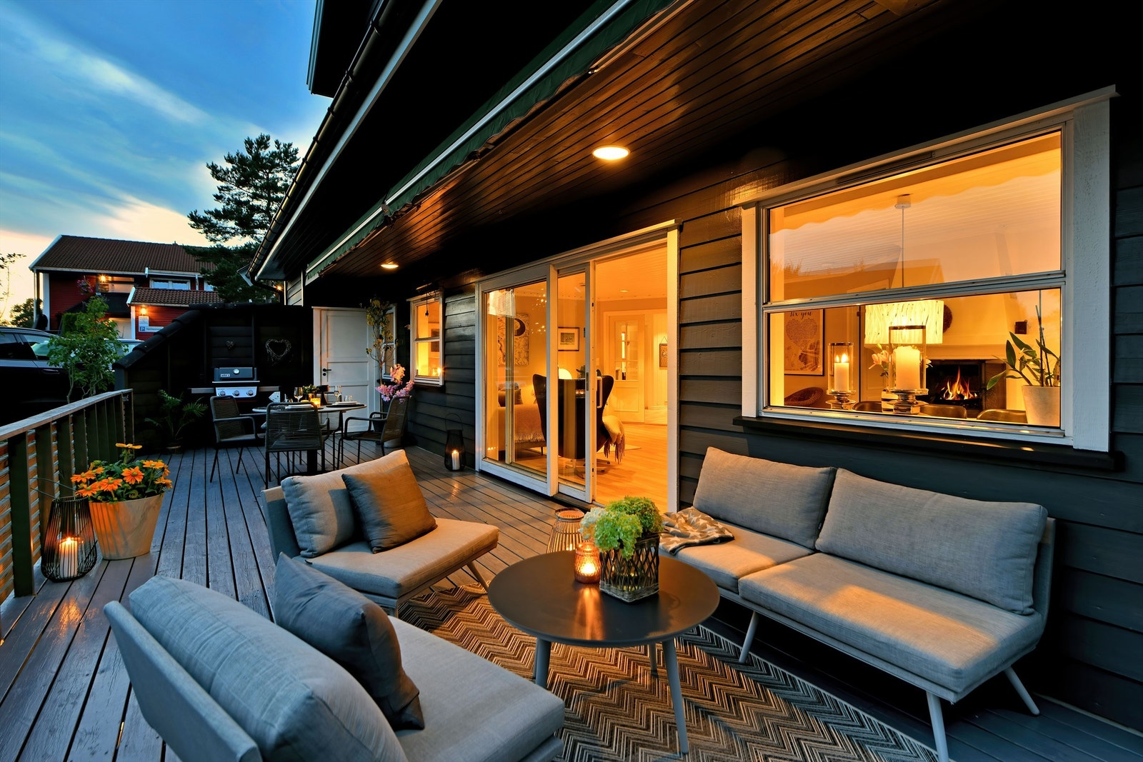 En elegant enebolig over 3 plan med moderne oppgraderinger og en planløsning som gir plass til både store og små! Galleribilde