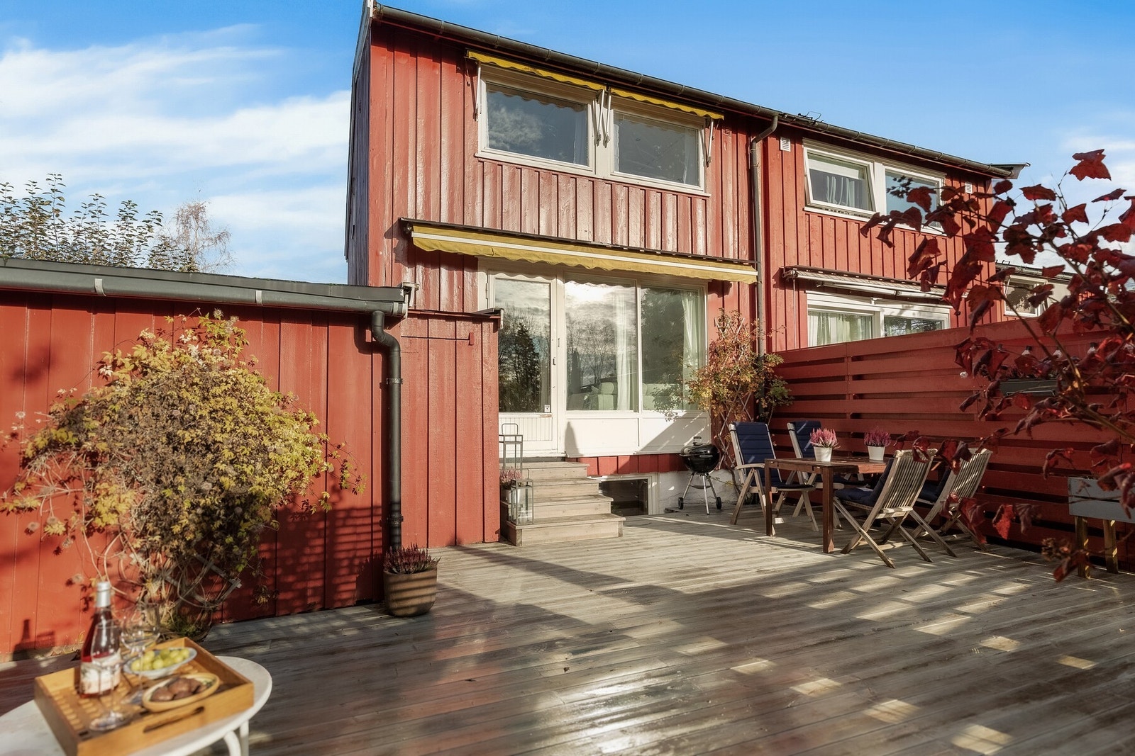 Rekkehuset går over tre plan - 1., 2. og kjelleretasje. Galleribilde