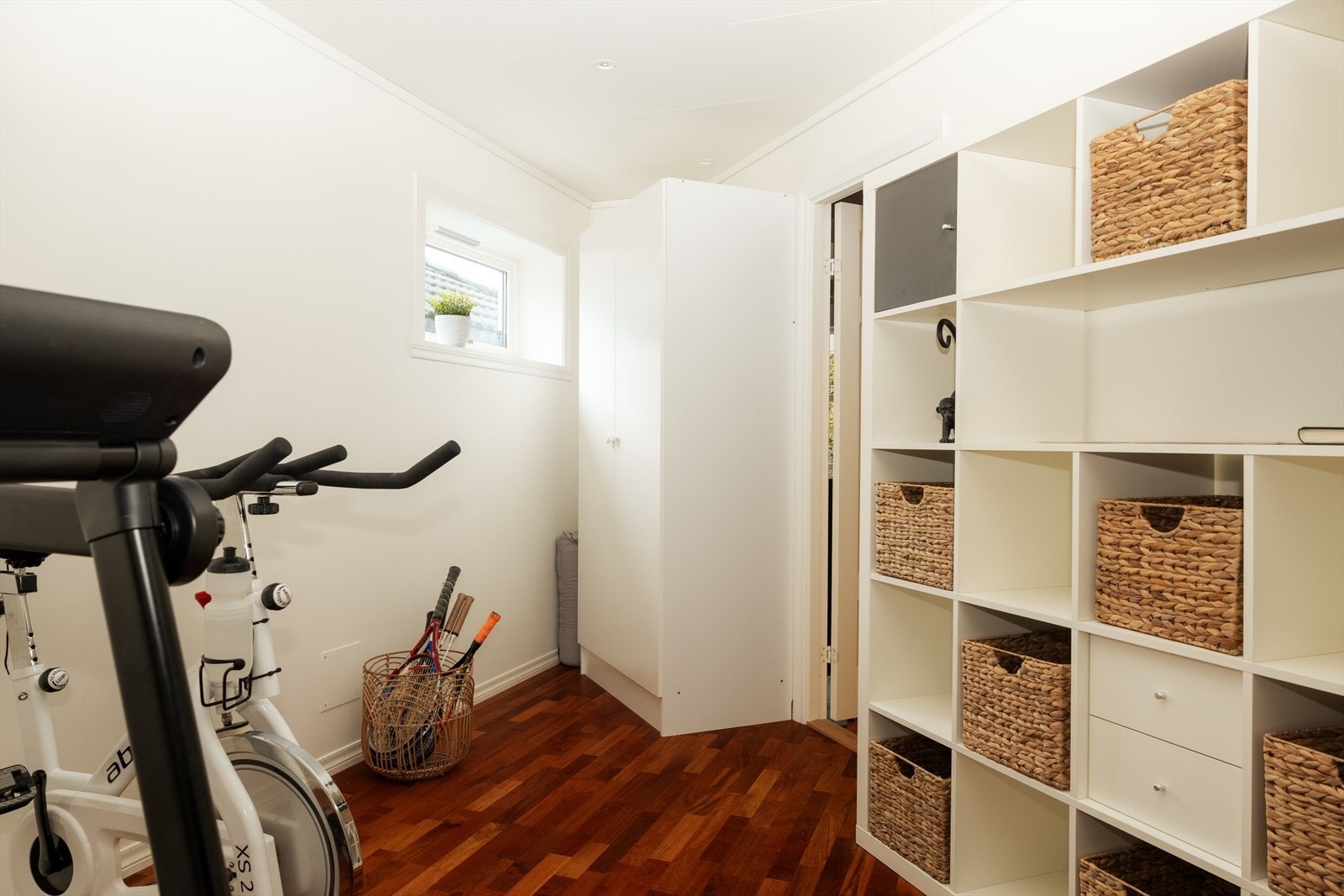 Rommet har også et åpningsvindu. Galleribilde