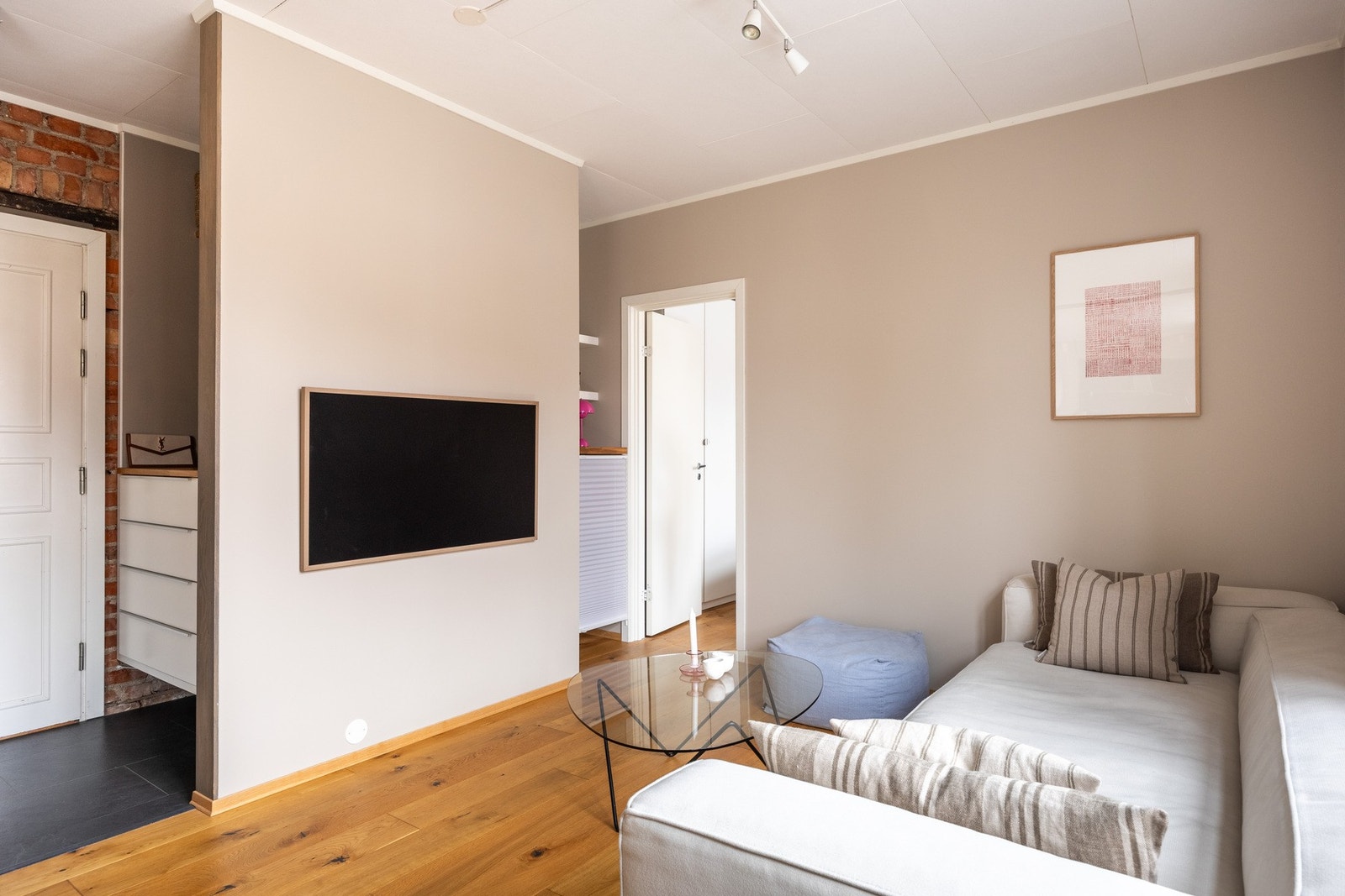 Generelt er leiligheten malt i en behagelig fargetone. Galleribilde